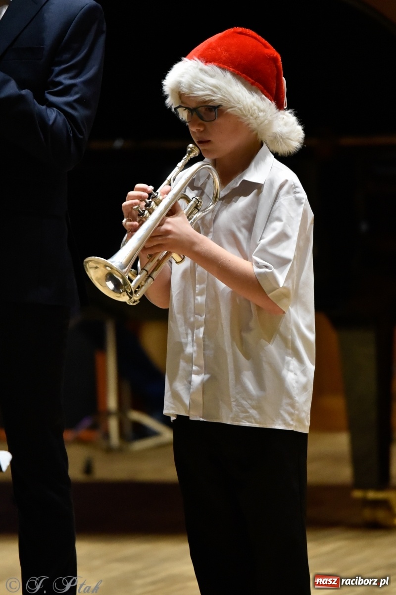 Zdjęcie w galerii na portalu naszraciborz.pl: Koncert świąteczny w raciborskiej szkole muzycznej [FOTO i WIDEO] wiadomości z regionu