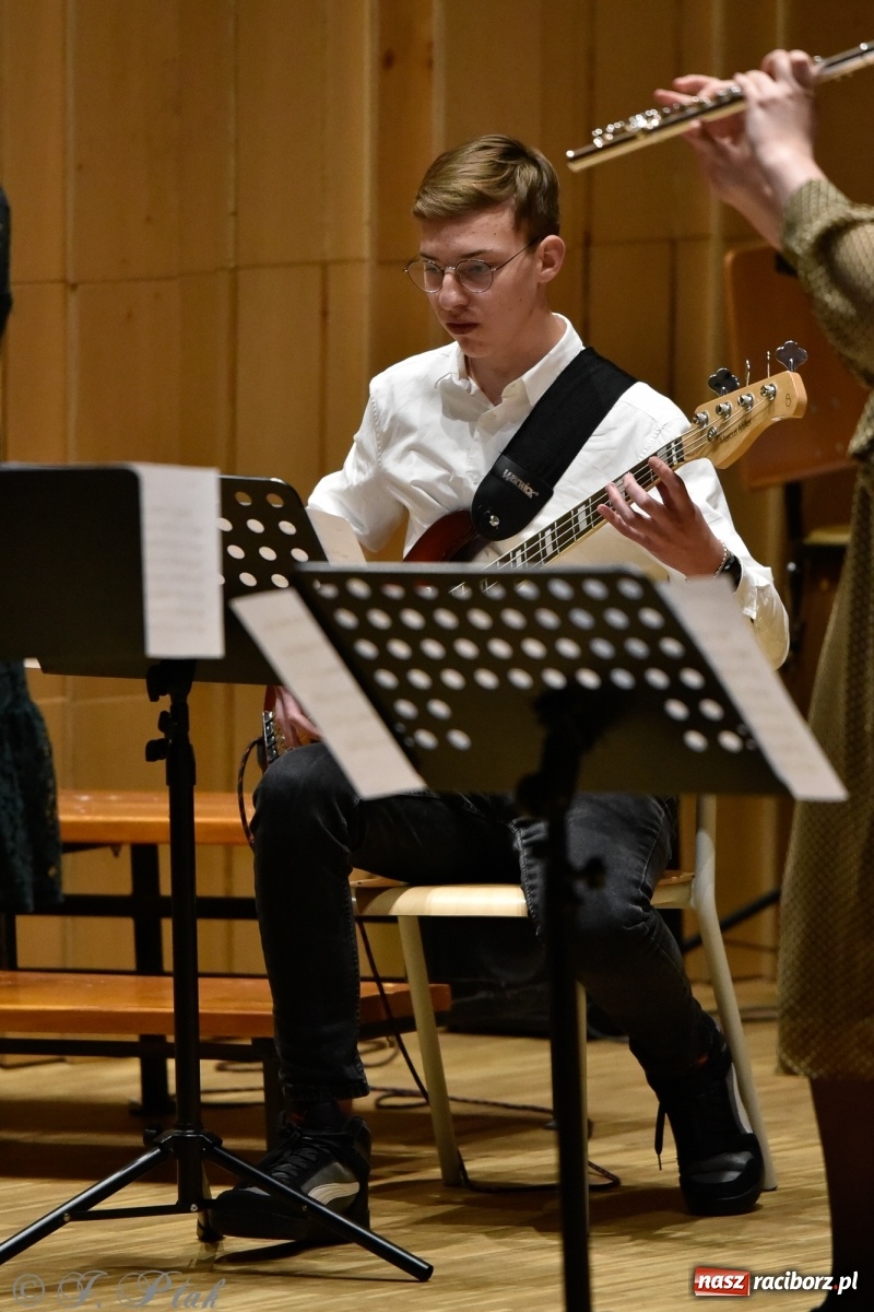 Zdjęcie w galerii na portalu naszraciborz.pl: Koncert świąteczny w raciborskiej szkole muzycznej [FOTO i WIDEO] wiadomości z regionu