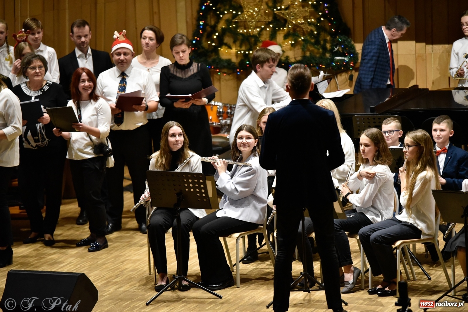 Zdjęcie w galerii na portalu naszraciborz.pl: Koncert świąteczny w raciborskiej szkole muzycznej [FOTO i WIDEO] wiadomości z regionu