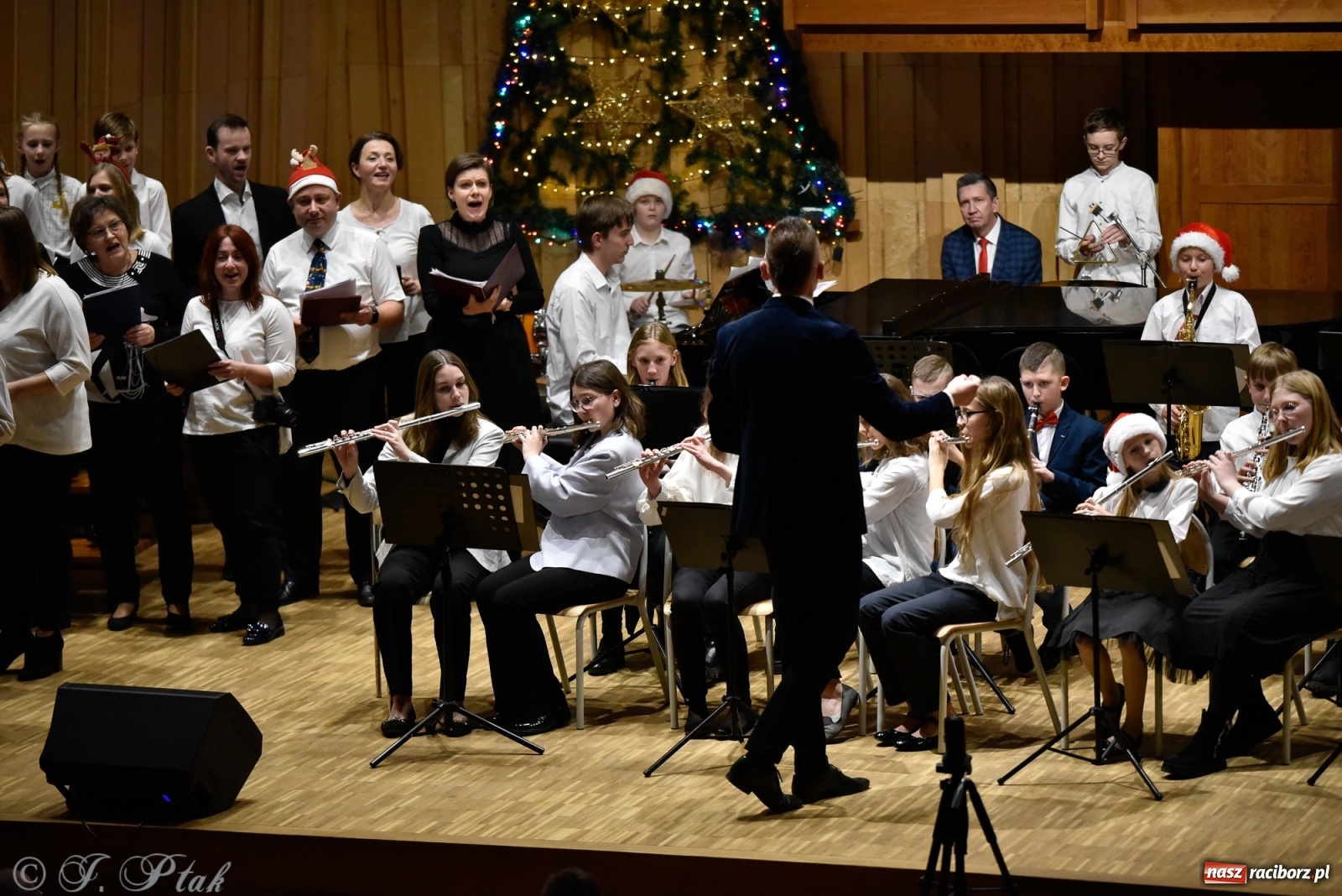 Zdjęcie w galerii na portalu naszraciborz.pl: Koncert świąteczny w raciborskiej szkole muzycznej [FOTO i WIDEO] wiadomości z regionu