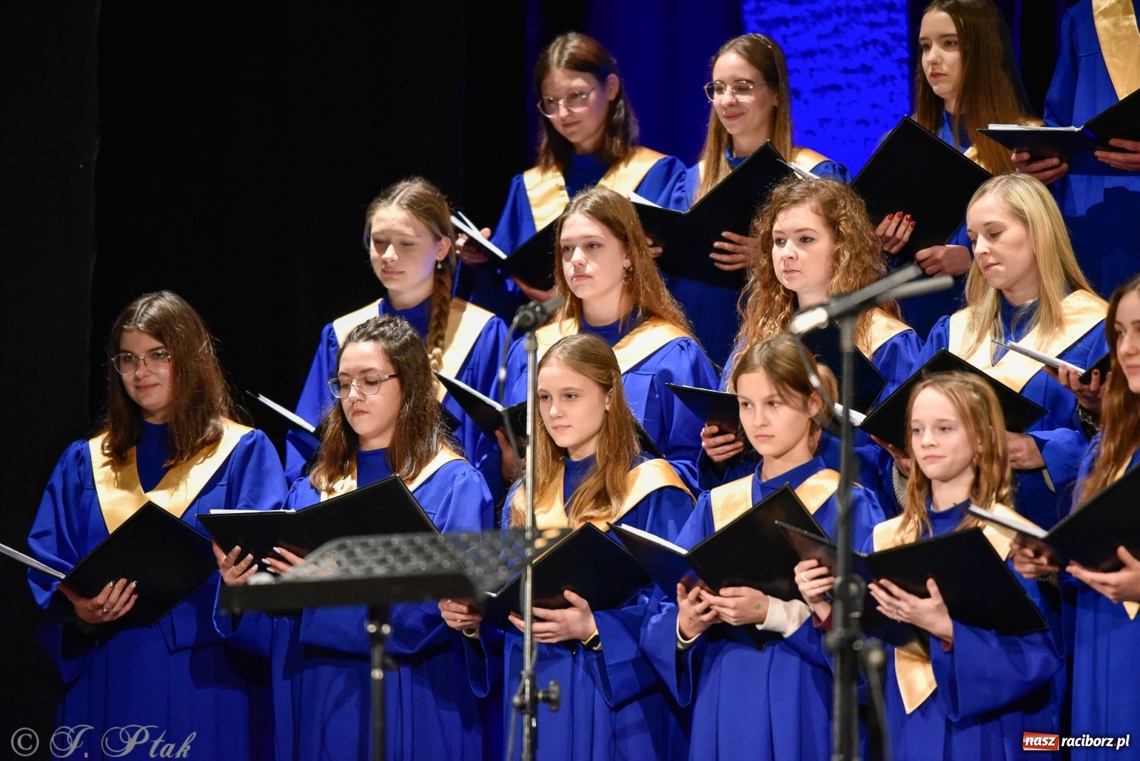 Zdjęcie w galerii na portalu naszraciborz.pl: BEL CANTO zachwycił kolędami i pastorałkami [FOTO i WIDEO] wiadomości z regionu