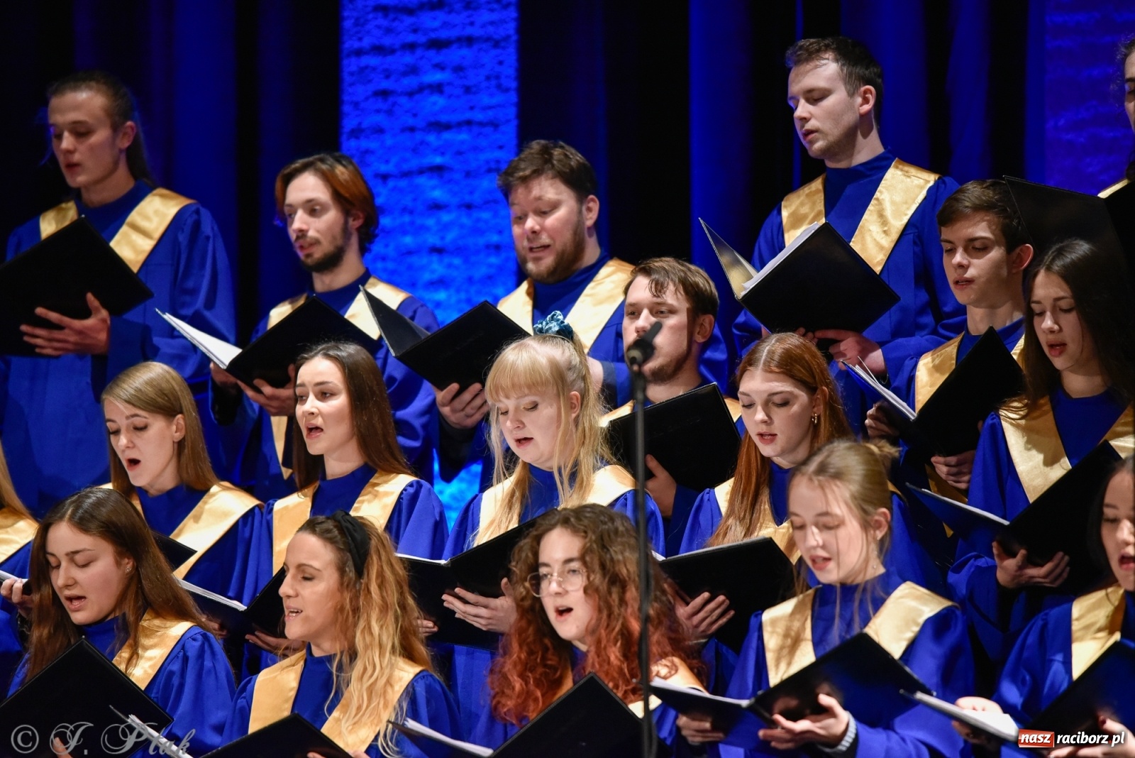 Zdjęcie w galerii na portalu naszraciborz.pl: BEL CANTO zachwycił kolędami i pastorałkami [FOTO i WIDEO] wiadomości z regionu