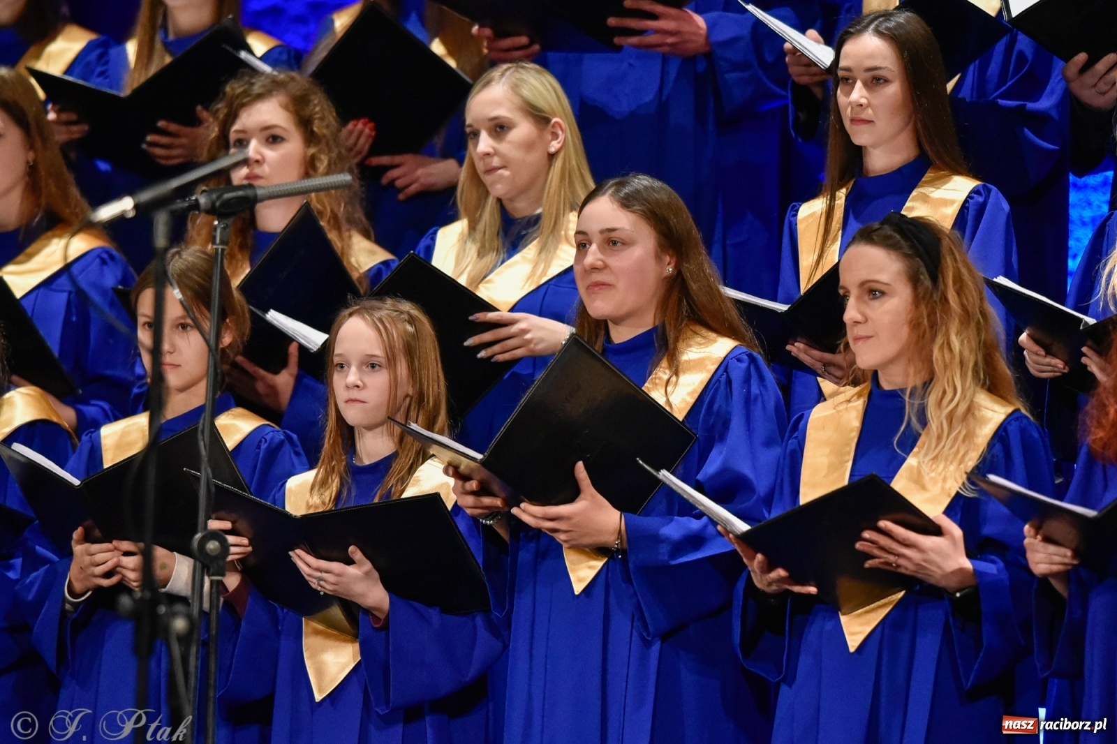 Zdjęcie w galerii na portalu naszraciborz.pl: BEL CANTO zachwycił kolędami i pastorałkami [FOTO i WIDEO] wiadomości z regionu