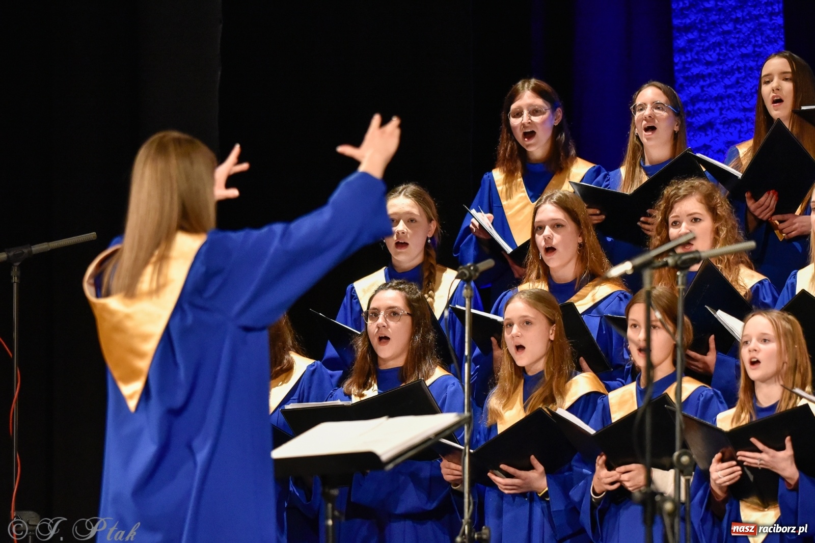 Zdjęcie w galerii na portalu naszraciborz.pl: BEL CANTO zachwycił kolędami i pastorałkami [FOTO i WIDEO] wiadomości z regionu