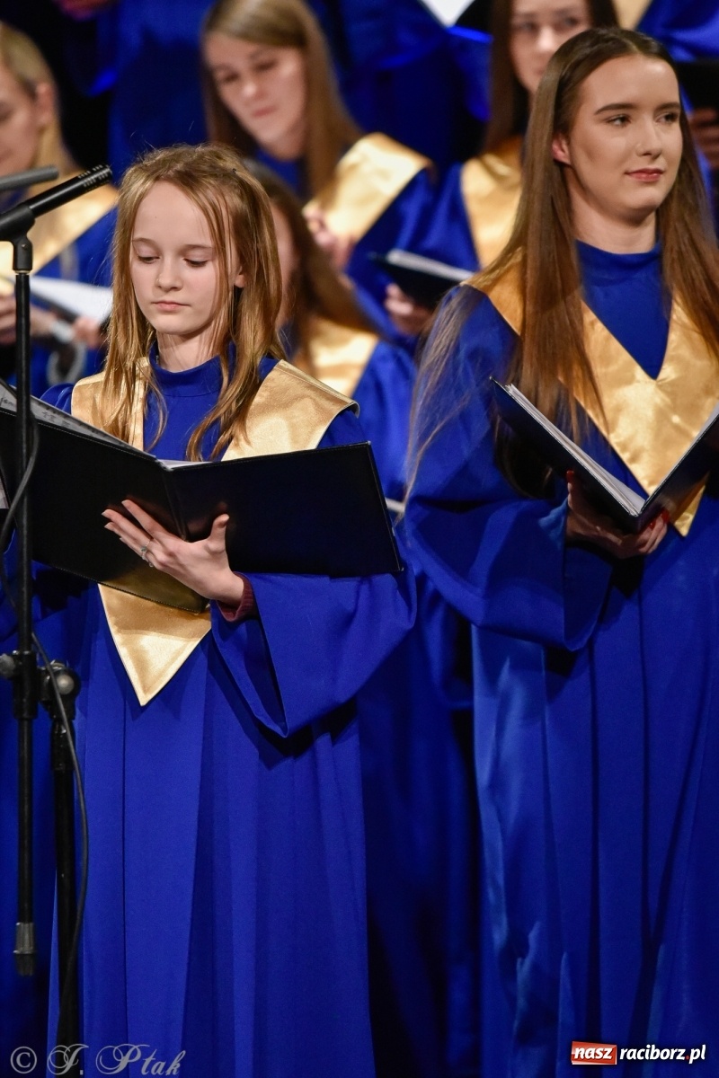 Zdjęcie w galerii na portalu naszraciborz.pl: BEL CANTO zachwycił kolędami i pastorałkami [FOTO i WIDEO] wiadomości z regionu