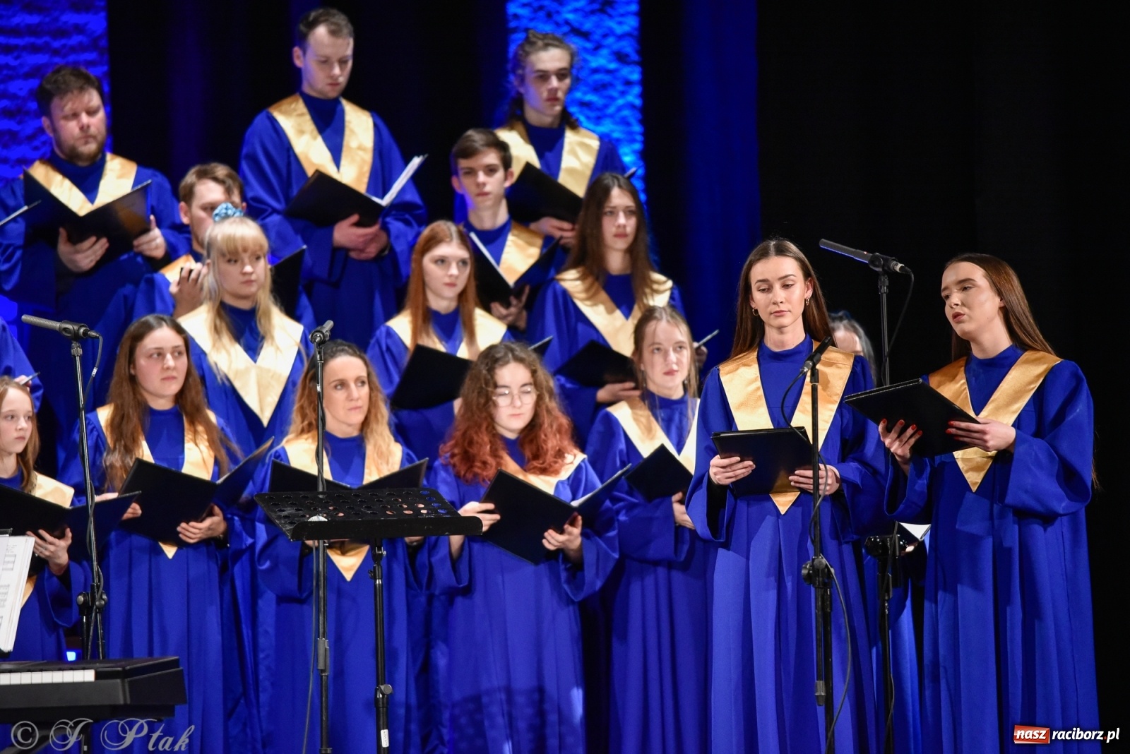 Zdjęcie w galerii na portalu naszraciborz.pl: BEL CANTO zachwycił kolędami i pastorałkami [FOTO i WIDEO] wiadomości z regionu