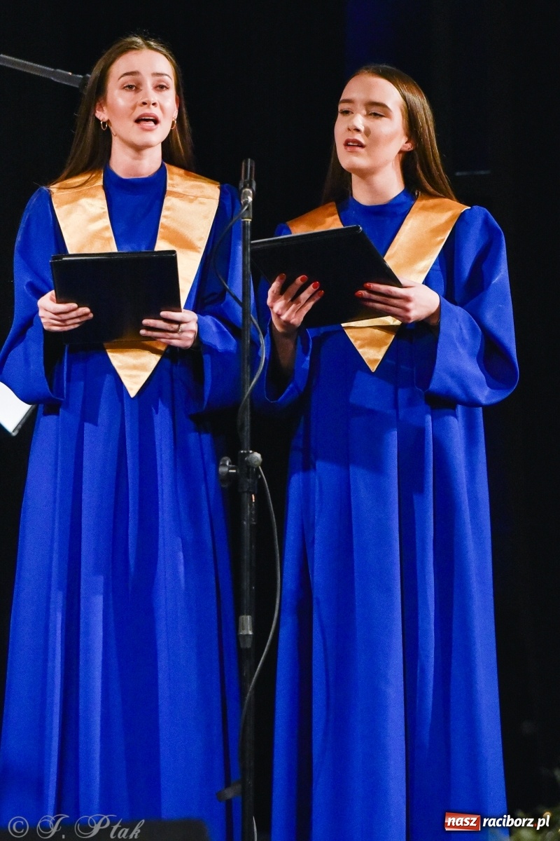 Zdjęcie w galerii na portalu naszraciborz.pl: BEL CANTO zachwycił kolędami i pastorałkami [FOTO i WIDEO] wiadomości z regionu