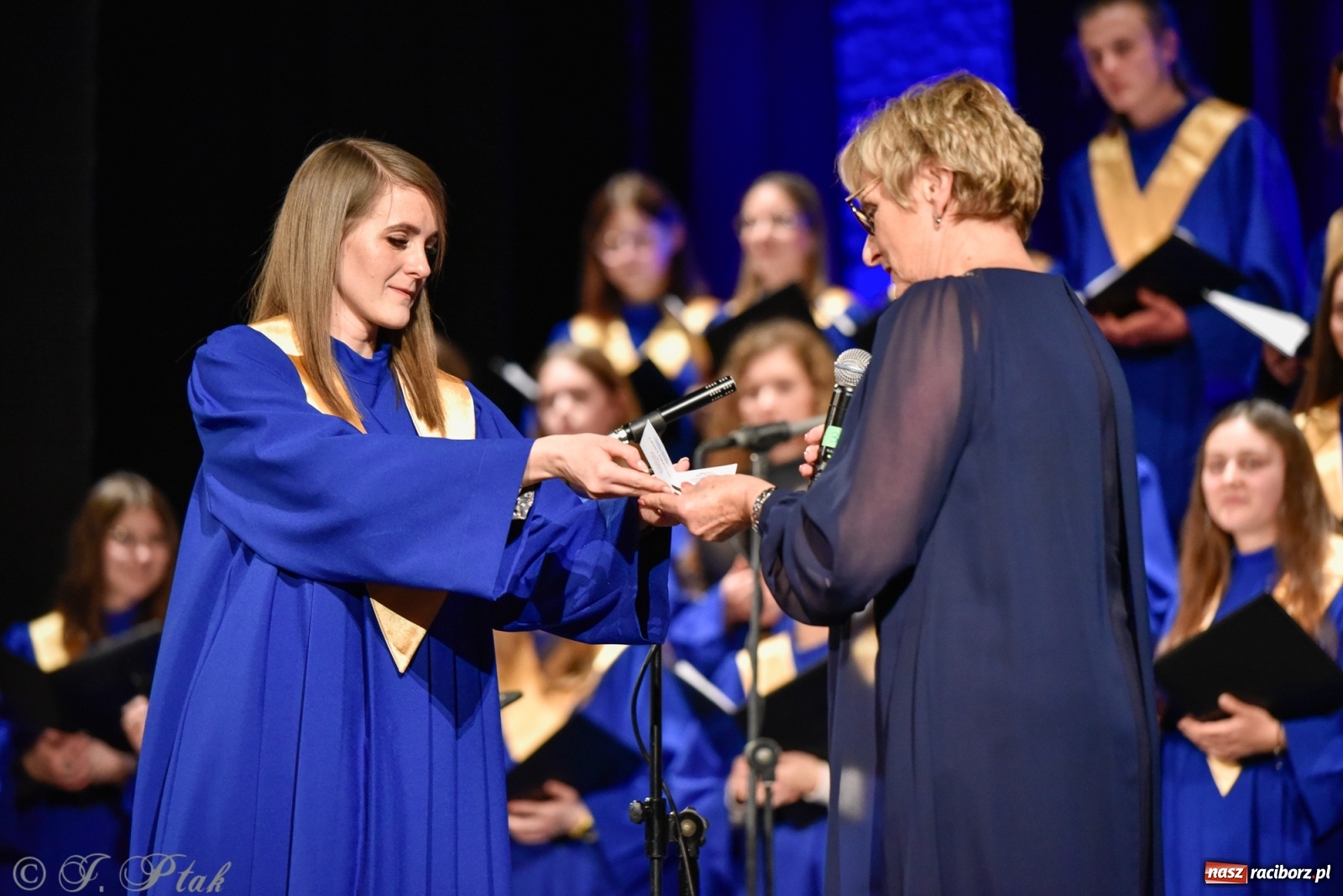 Zdjęcie w galerii na portalu naszraciborz.pl: BEL CANTO zachwycił kolędami i pastorałkami [FOTO i WIDEO] wiadomości z regionu