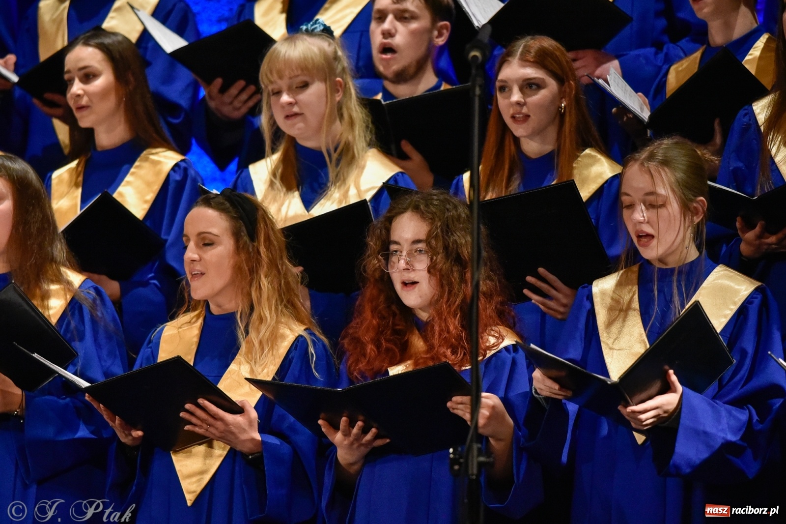 Zdjęcie w galerii na portalu naszraciborz.pl: BEL CANTO zachwycił kolędami i pastorałkami [FOTO i WIDEO] wiadomości z regionu