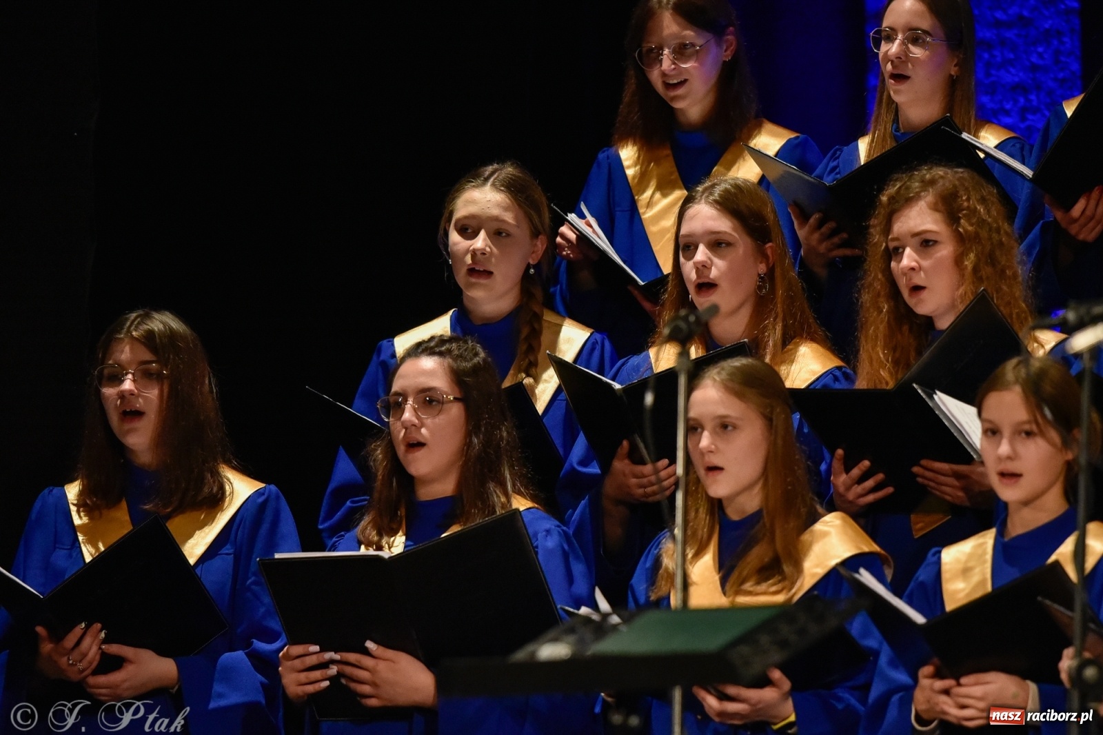 Zdjęcie w galerii na portalu naszraciborz.pl: BEL CANTO zachwycił kolędami i pastorałkami [FOTO i WIDEO] wiadomości z regionu