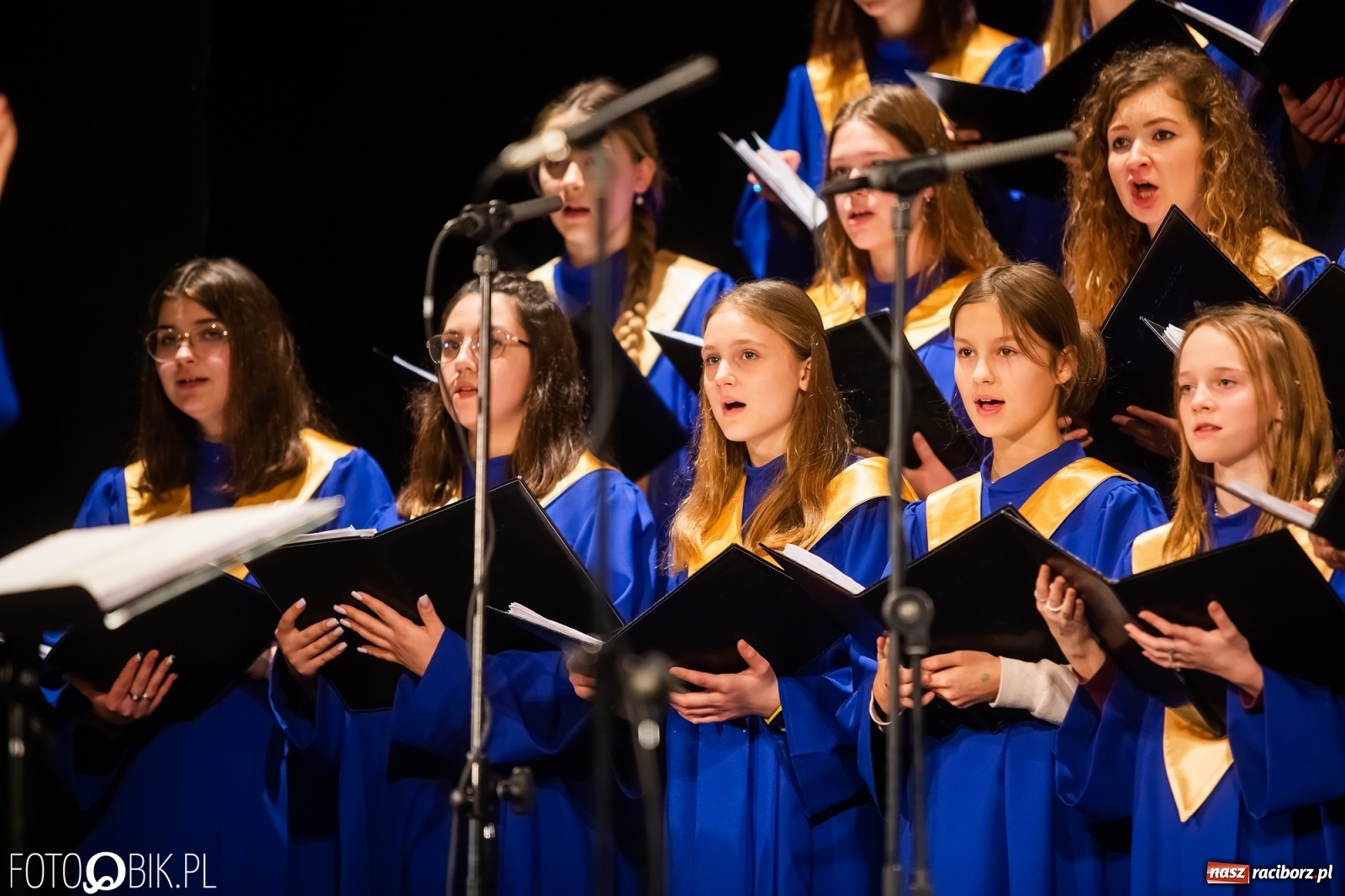 Zdjęcie w galerii na portalu naszraciborz.pl: BEL CANTO zachwycił kolędami i pastorałkami [FOTO i WIDEO] wiadomości z regionu