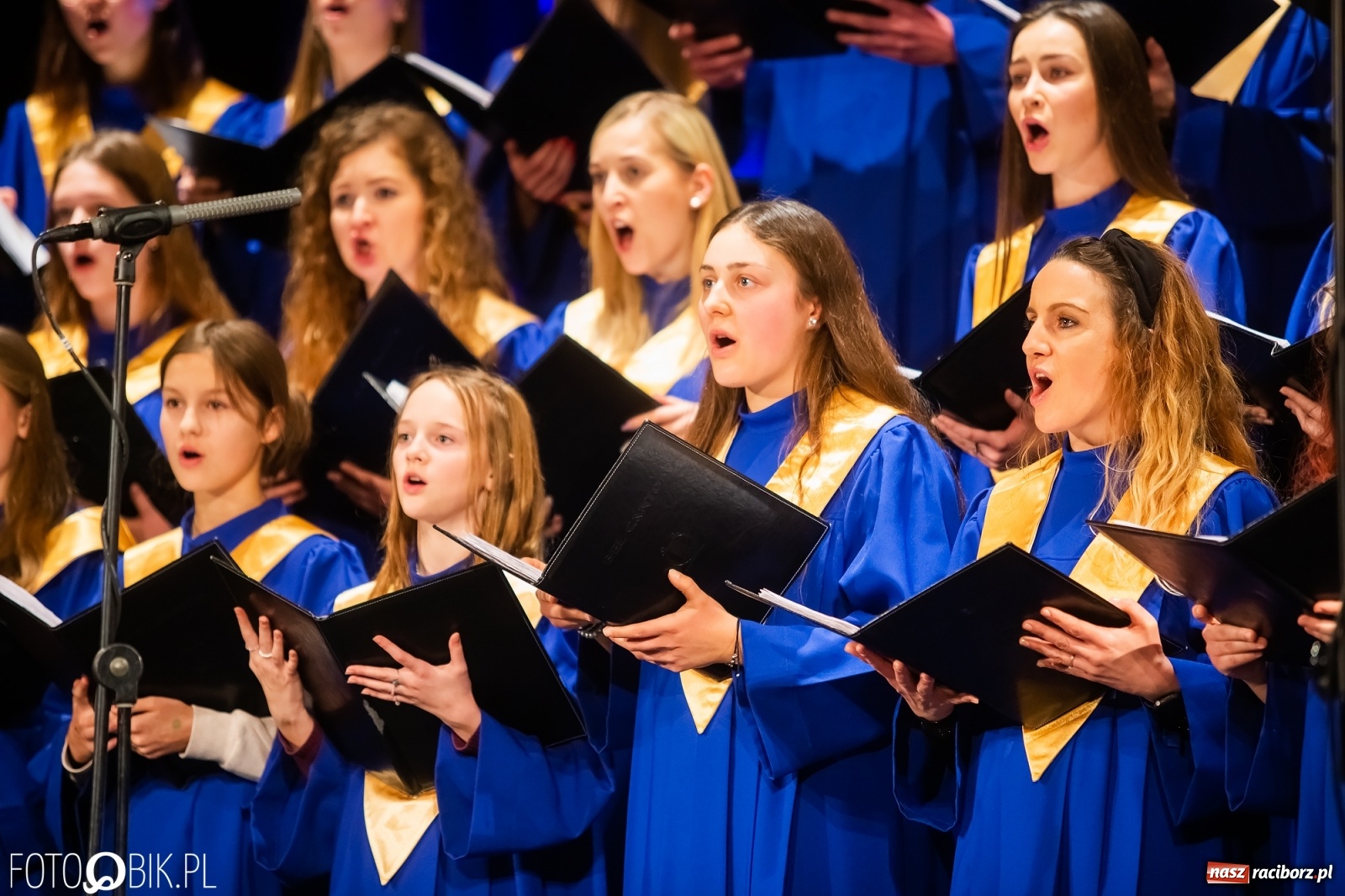 Zdjęcie w galerii na portalu naszraciborz.pl: BEL CANTO zachwycił kolędami i pastorałkami [FOTO i WIDEO] wiadomości z regionu
