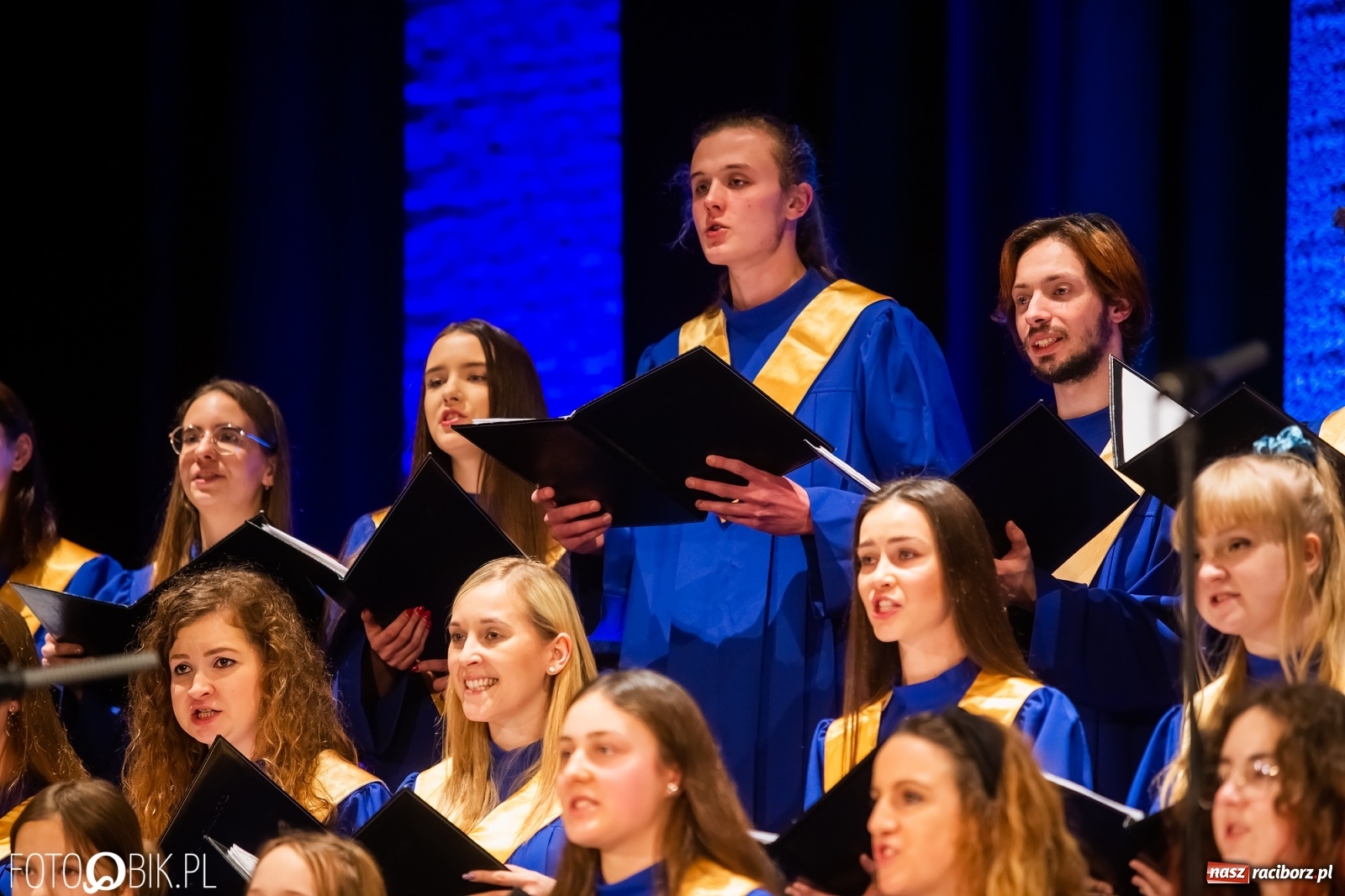 Zdjęcie w galerii na portalu naszraciborz.pl: BEL CANTO zachwycił kolędami i pastorałkami [FOTO i WIDEO] wiadomości z regionu