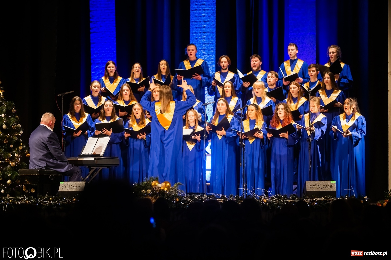 Zdjęcie w galerii na portalu naszraciborz.pl: BEL CANTO zachwycił kolędami i pastorałkami [FOTO i WIDEO] wiadomości z regionu