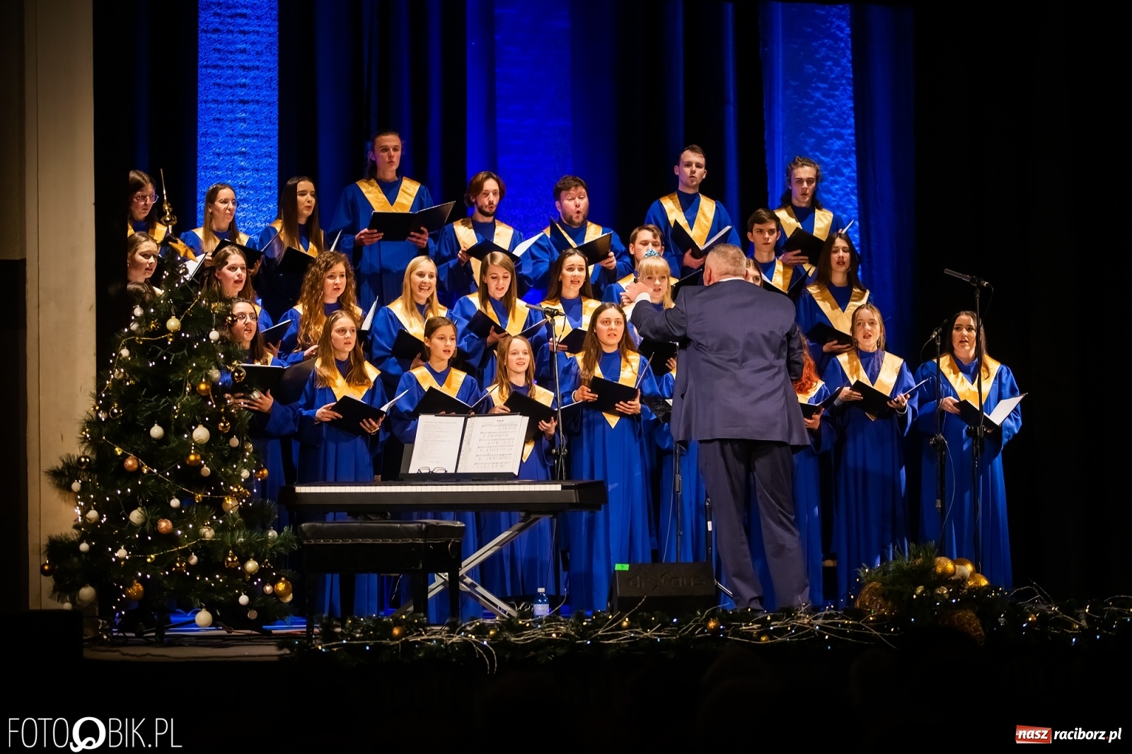 Zdjęcie w galerii na portalu naszraciborz.pl: BEL CANTO zachwycił kolędami i pastorałkami [FOTO i WIDEO] wiadomości z regionu