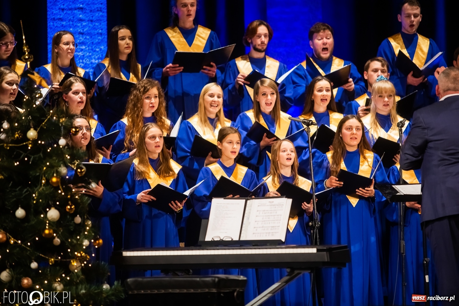 Zdjęcie w galerii na portalu naszraciborz.pl: BEL CANTO zachwycił kolędami i pastorałkami [FOTO i WIDEO] wiadomości z regionu