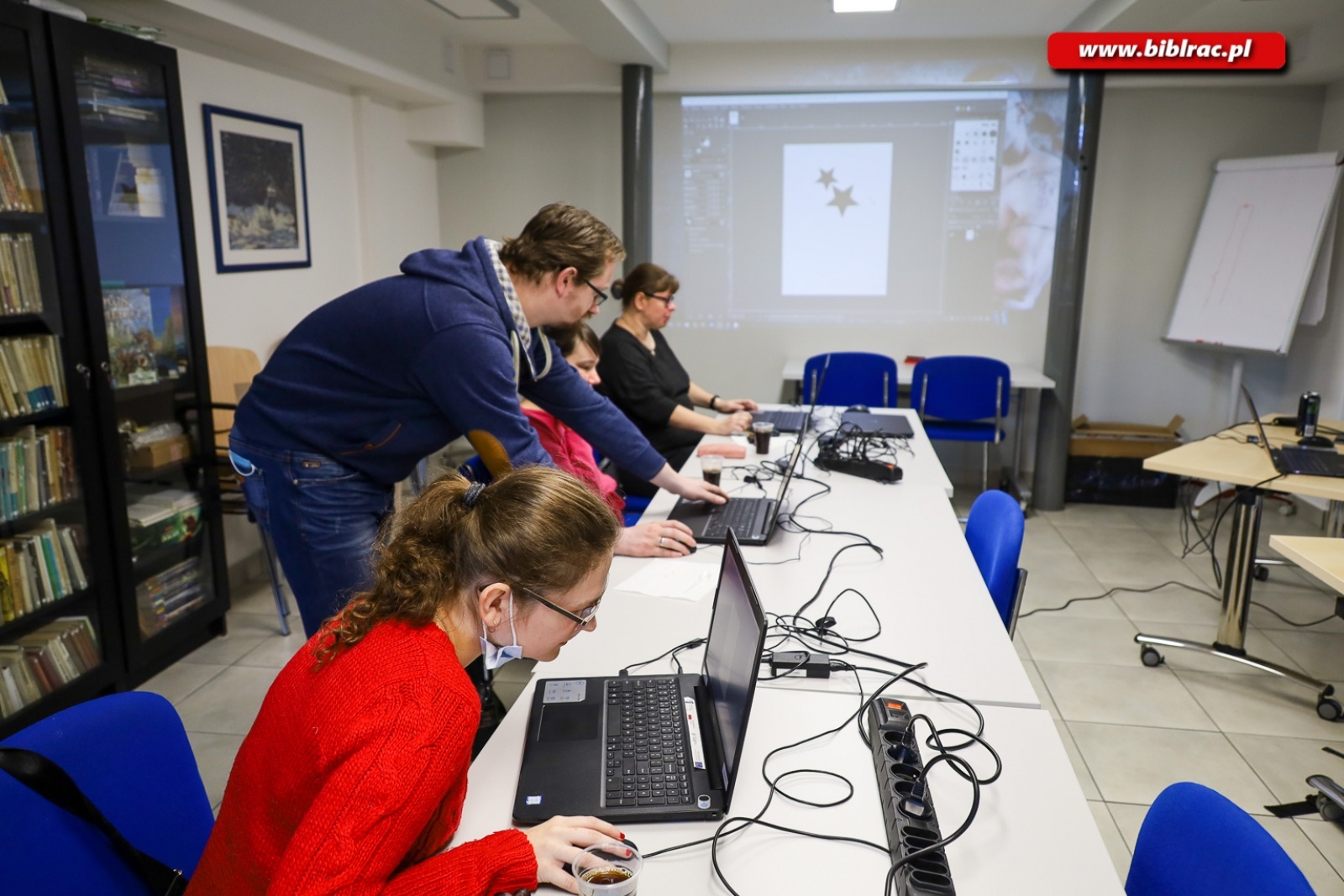 Zdjęcie w galerii na portalu naszraciborz.pl: W bibliotece podsumowano kurs komputerowy dla osób z niepełnosprawnością wiadomości z regionu
