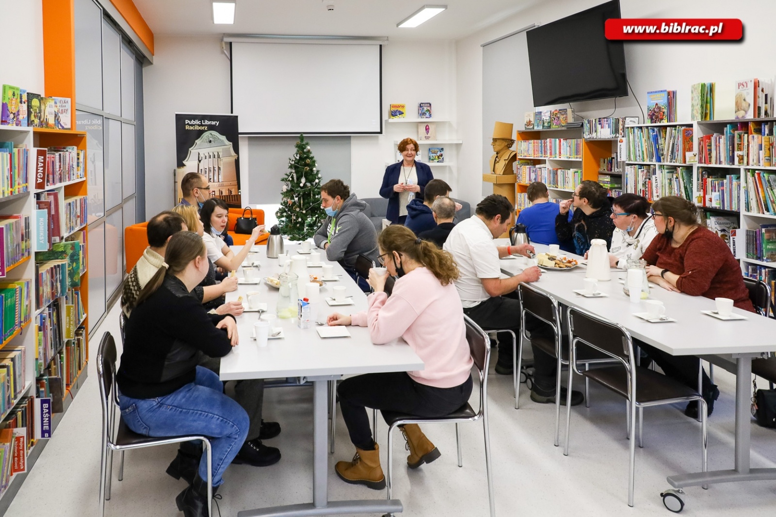 Zdjęcie w galerii na portalu naszraciborz.pl: W bibliotece podsumowano kurs komputerowy dla osób z niepełnosprawnością wiadomości z regionu