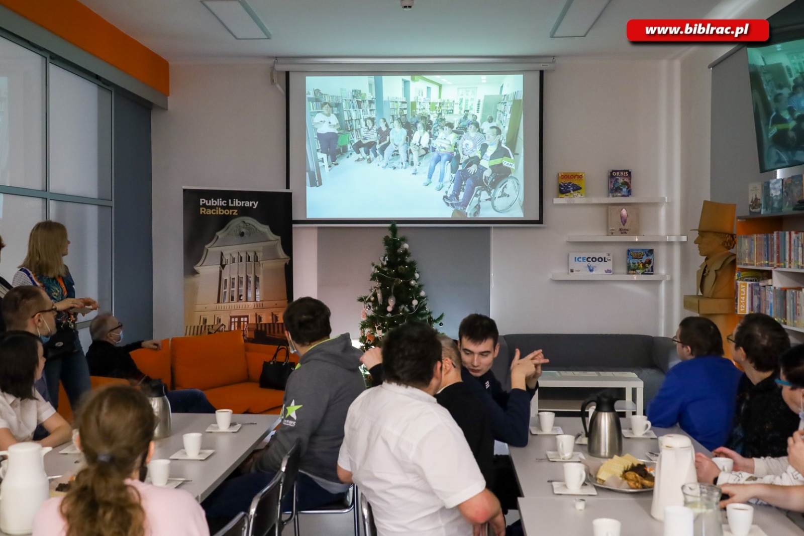 Zdjęcie w galerii na portalu naszraciborz.pl: W bibliotece podsumowano kurs komputerowy dla osób z niepełnosprawnością wiadomości z regionu