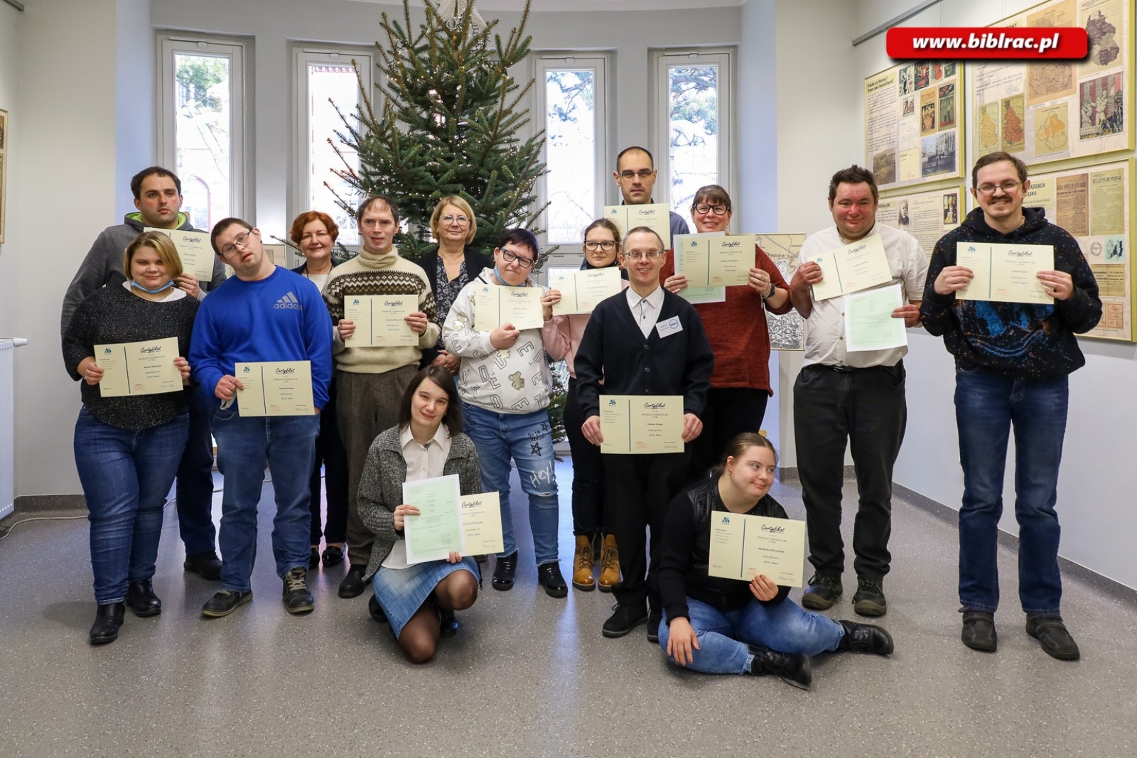 Zdjęcie w galerii na portalu naszraciborz.pl: W bibliotece podsumowano kurs komputerowy dla osób z niepełnosprawnością wiadomości z regionu