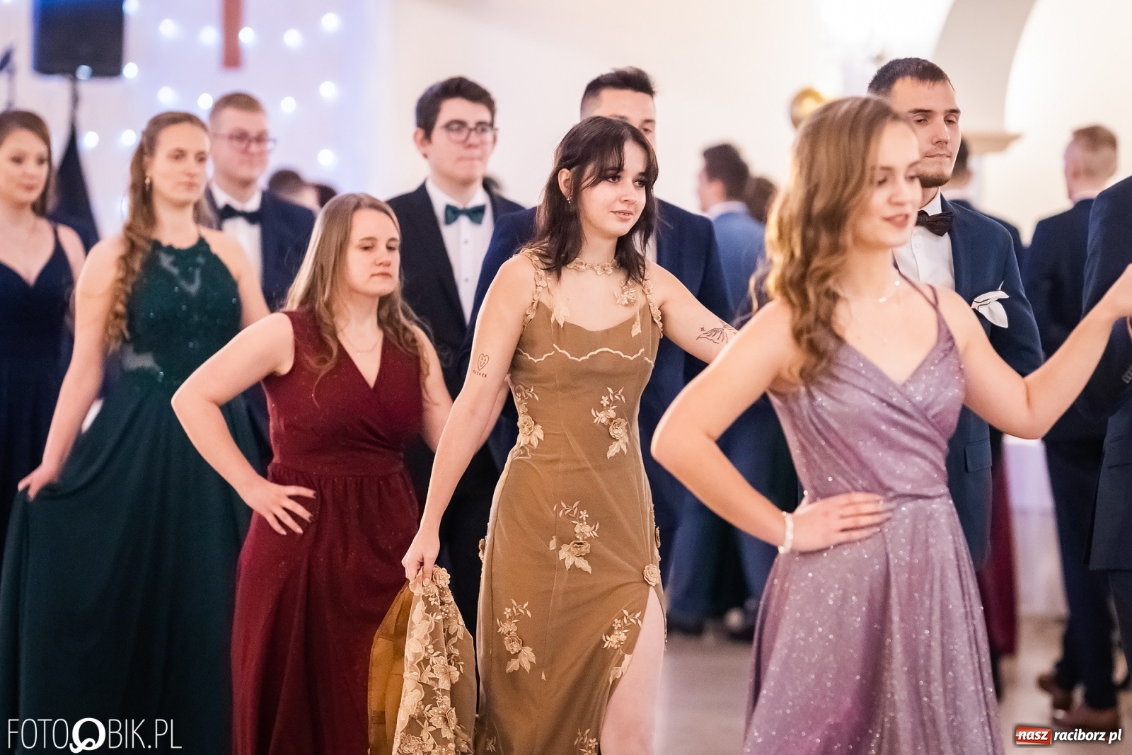 Zdjęcie w galerii na portalu naszraciborz.pl: Bal studniówkowy raciborskiej Budowlanki i Gastronomika wiadomości z regionu