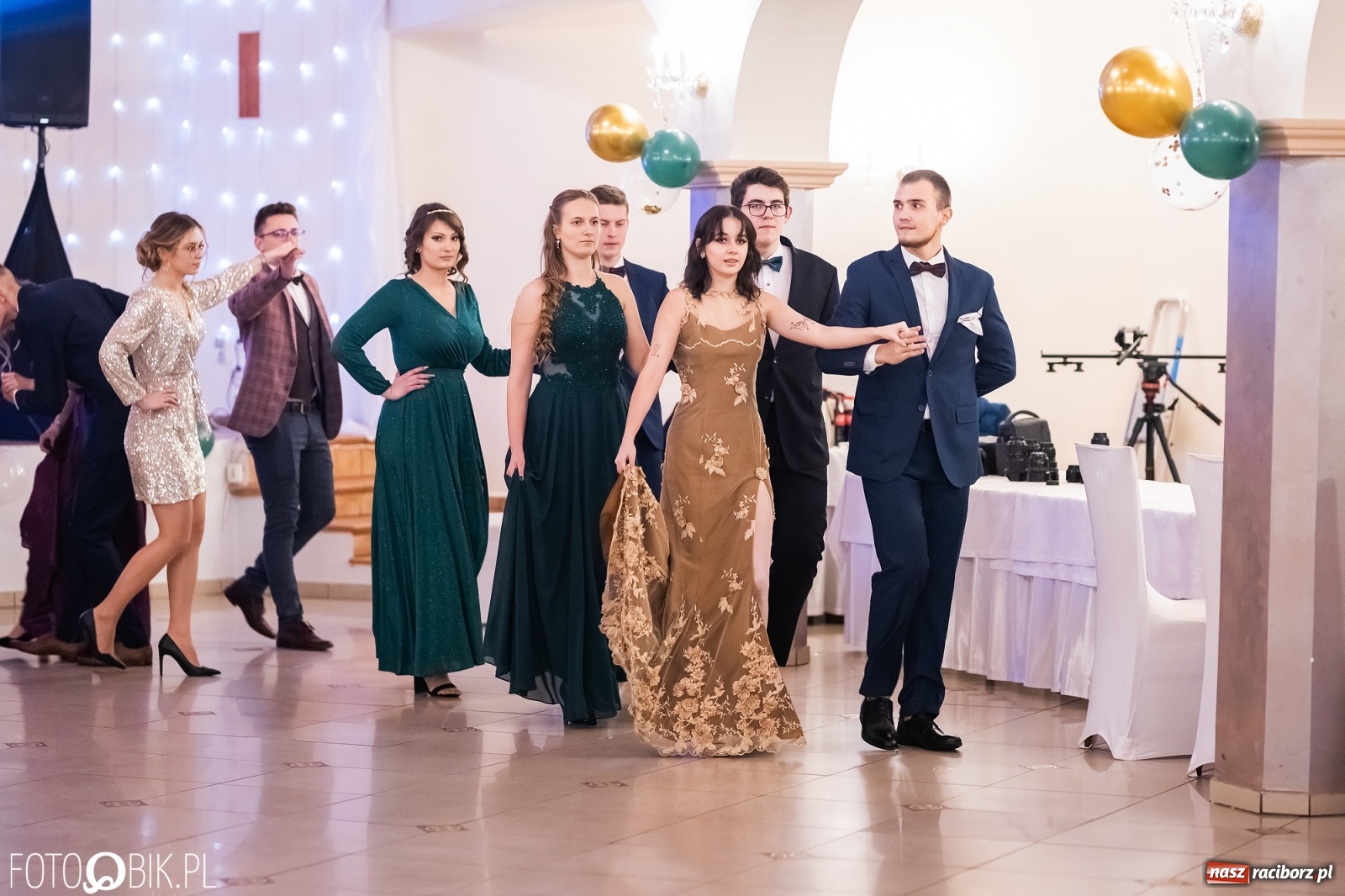 Zdjęcie w galerii na portalu naszraciborz.pl: Bal studniówkowy raciborskiej Budowlanki i Gastronomika wiadomości z regionu