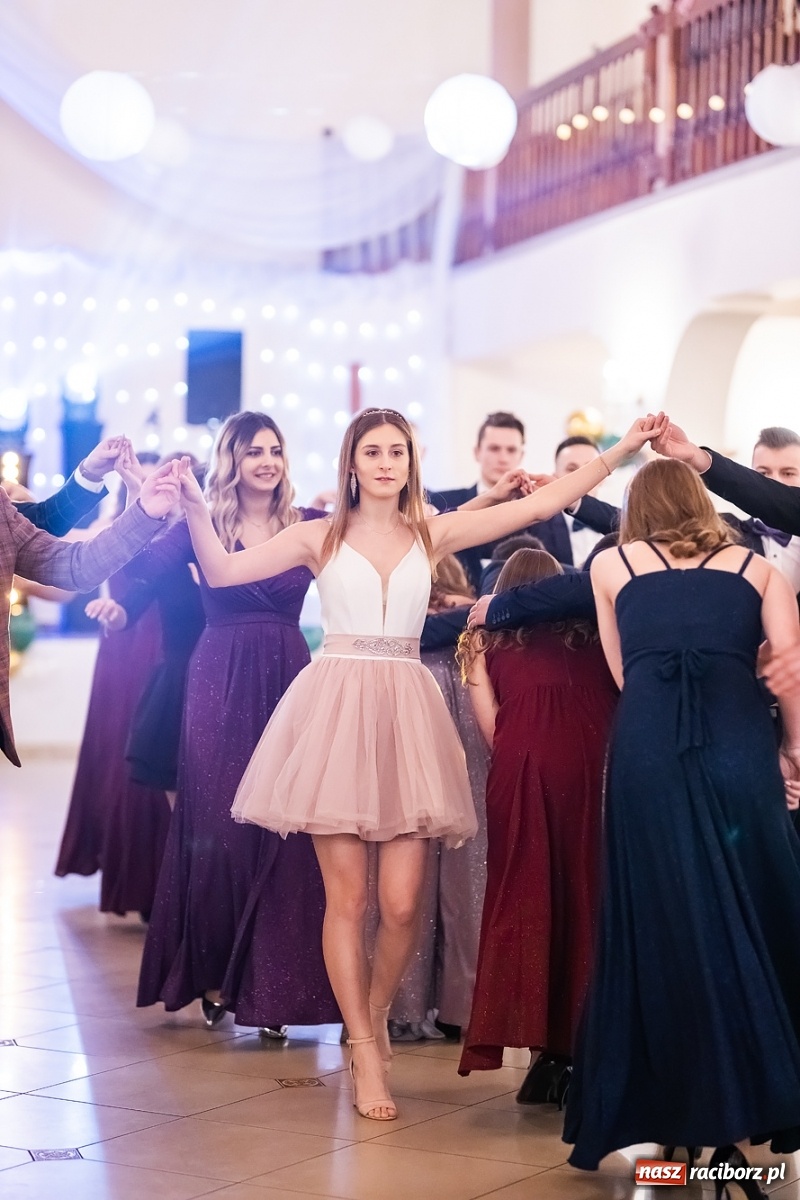 Zdjęcie w galerii na portalu naszraciborz.pl: Bal studniówkowy raciborskiej Budowlanki i Gastronomika wiadomości z regionu