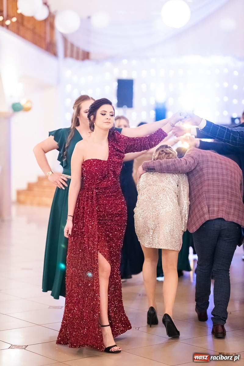 Zdjęcie w galerii na portalu naszraciborz.pl: Bal studniówkowy raciborskiej Budowlanki i Gastronomika wiadomości z regionu