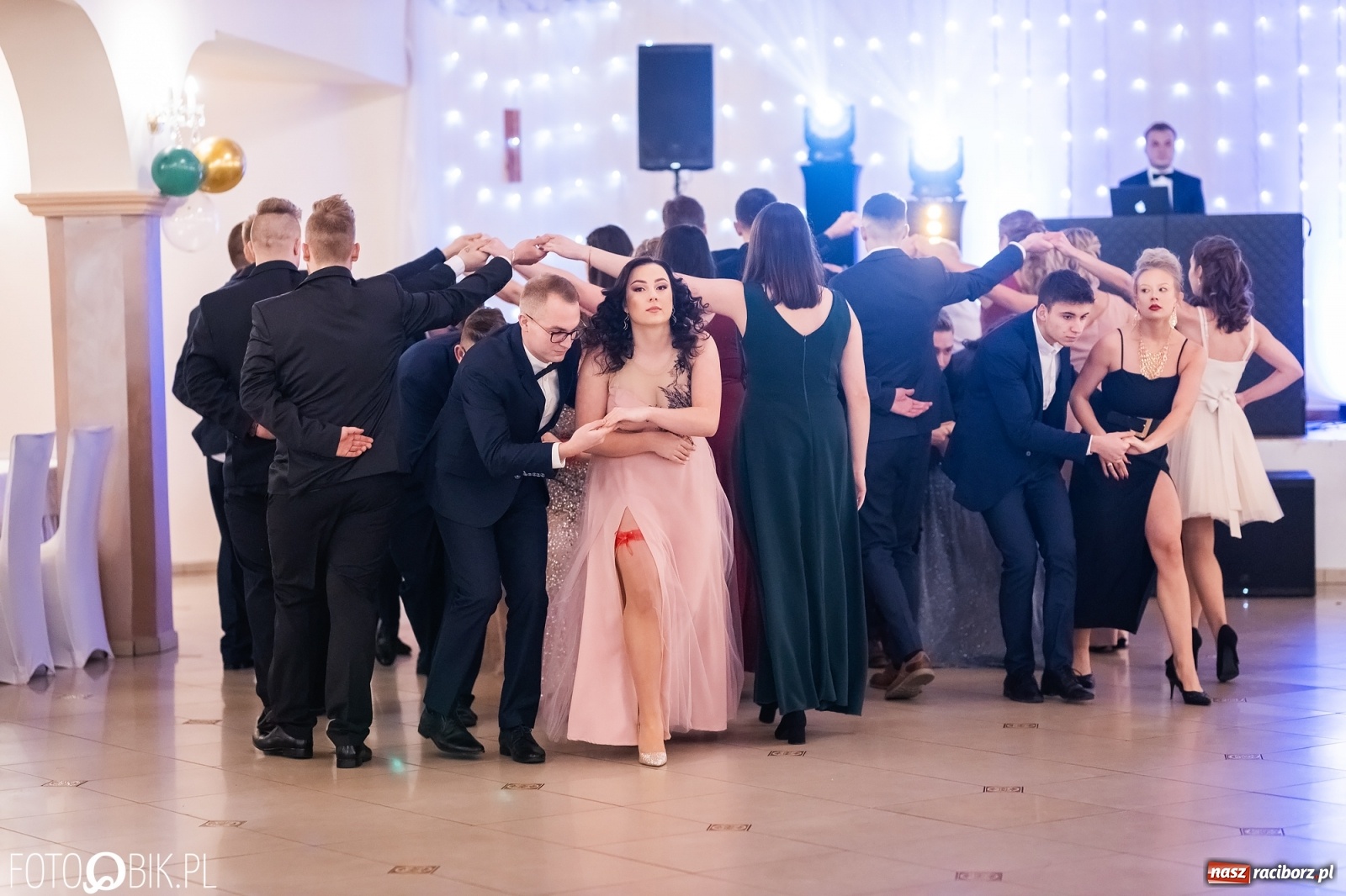 Zdjęcie w galerii na portalu naszraciborz.pl: Bal studniówkowy raciborskiej Budowlanki i Gastronomika wiadomości z regionu