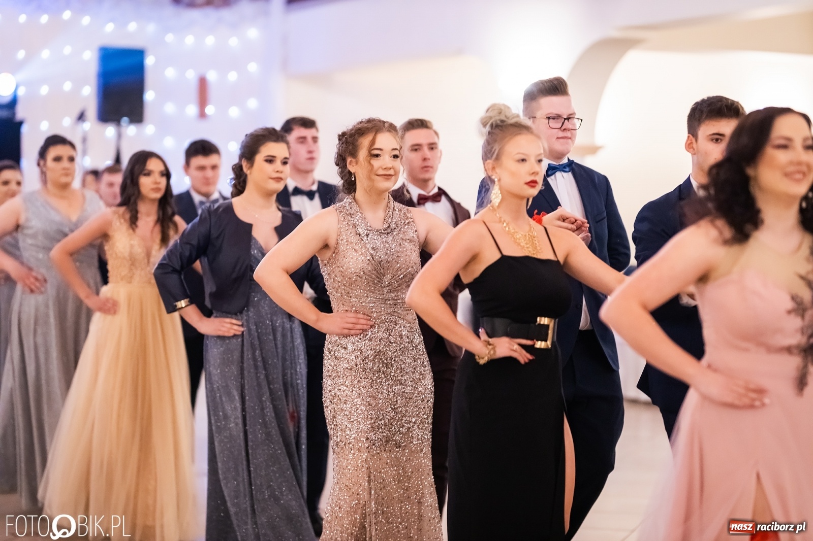 Zdjęcie w galerii na portalu naszraciborz.pl: Bal studniówkowy raciborskiej Budowlanki i Gastronomika wiadomości z regionu