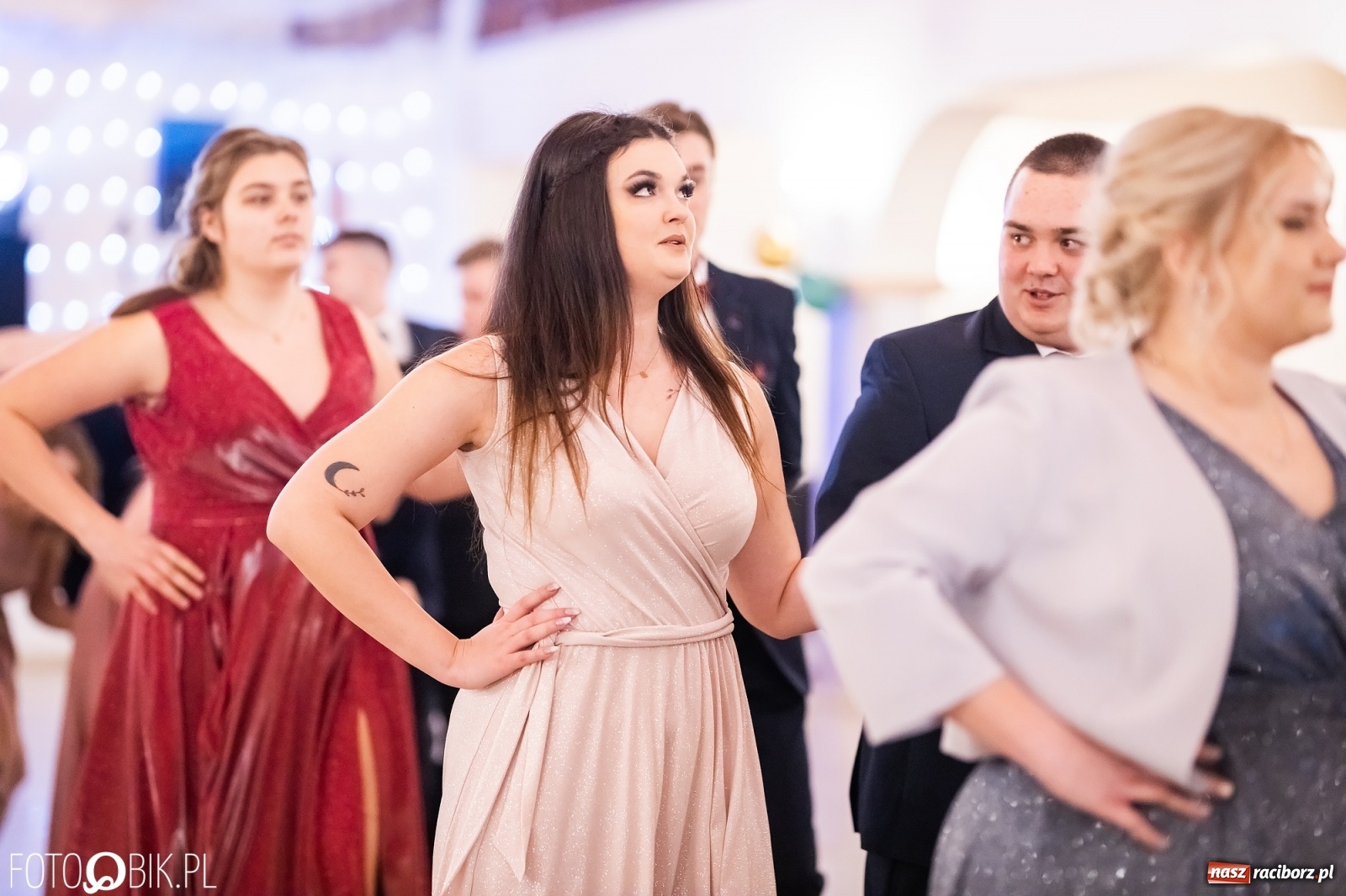 Zdjęcie w galerii na portalu naszraciborz.pl: Bal studniówkowy raciborskiej Budowlanki i Gastronomika wiadomości z regionu