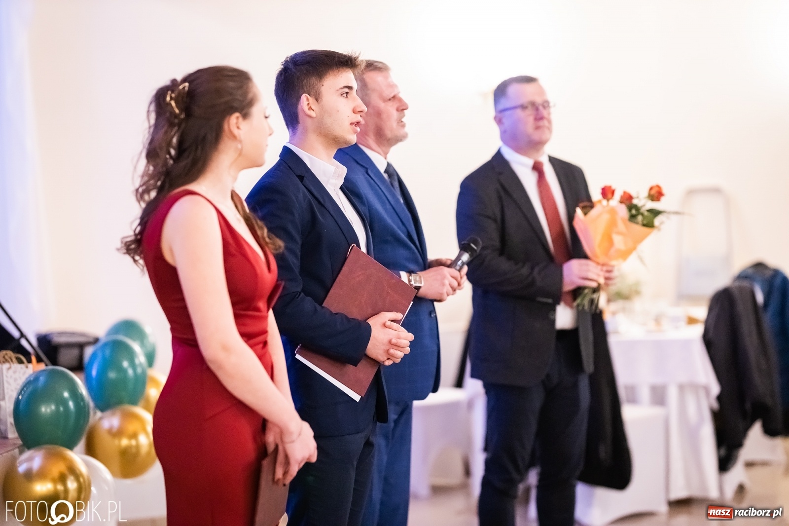 Zdjęcie w galerii na portalu naszraciborz.pl: Bal studniówkowy raciborskiej Budowlanki i Gastronomika wiadomości z regionu