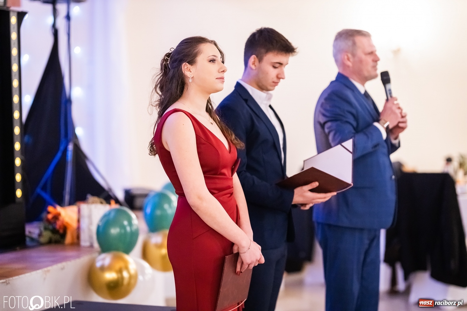 Zdjęcie w galerii na portalu naszraciborz.pl: Bal studniówkowy raciborskiej Budowlanki i Gastronomika wiadomości z regionu