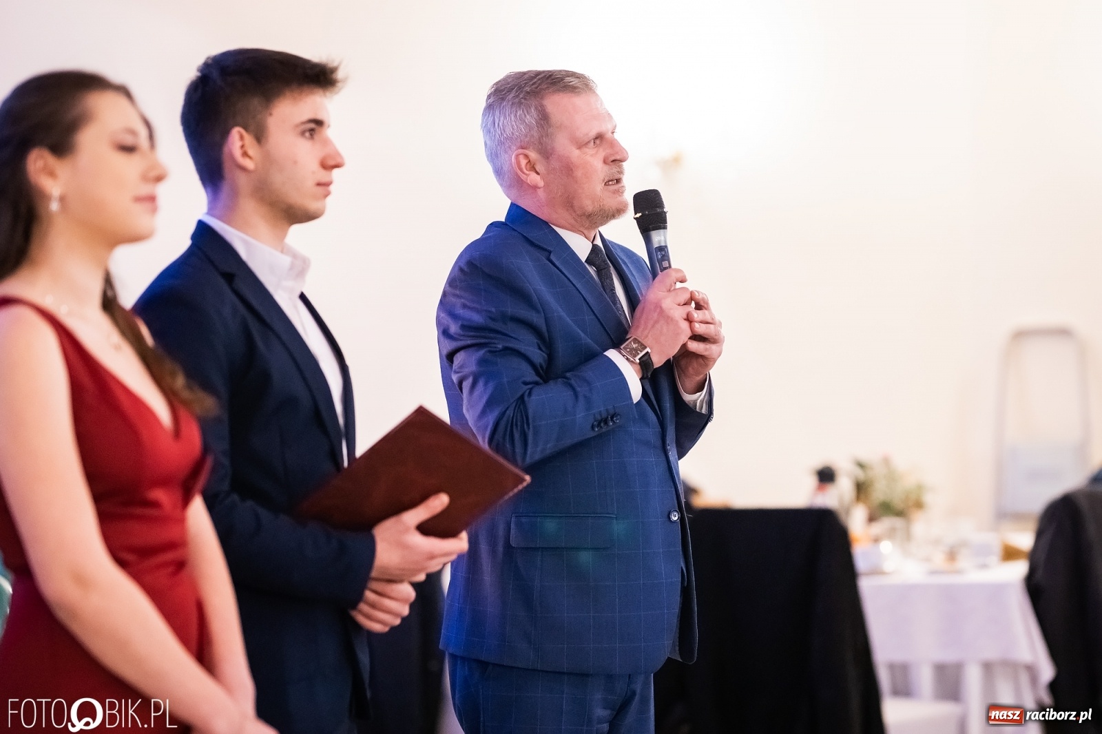 Zdjęcie w galerii na portalu naszraciborz.pl: Bal studniówkowy raciborskiej Budowlanki i Gastronomika wiadomości z regionu