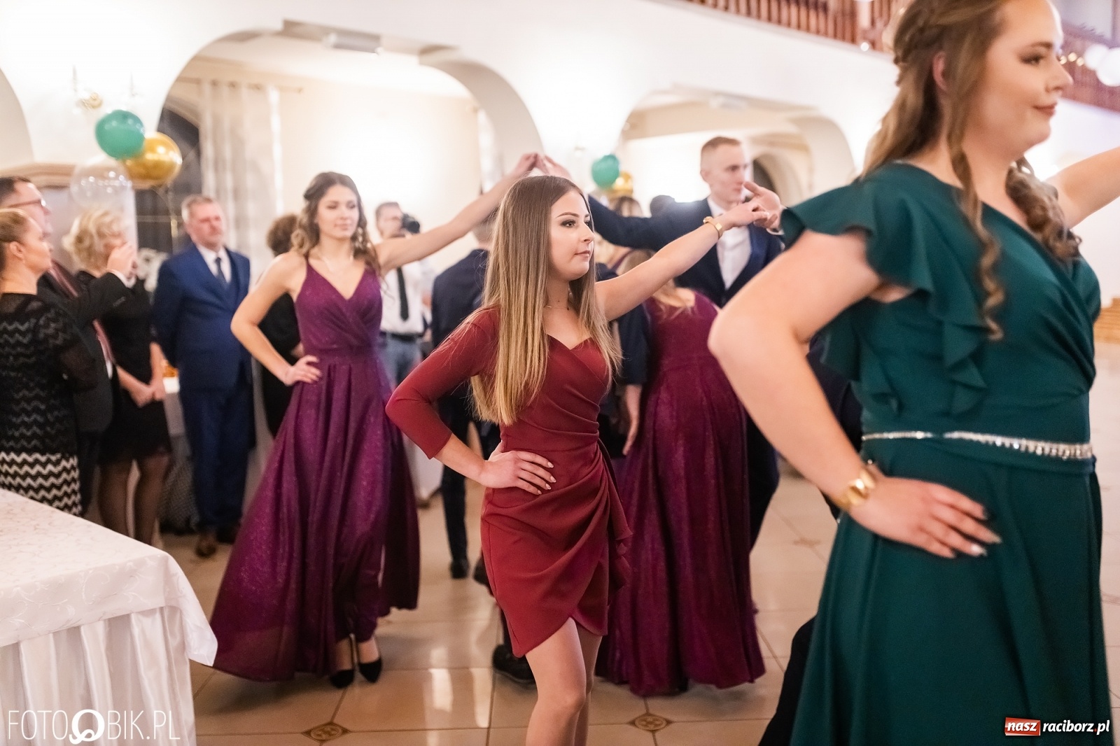 Zdjęcie w galerii na portalu naszraciborz.pl: Bal studniówkowy raciborskiej Budowlanki i Gastronomika wiadomości z regionu