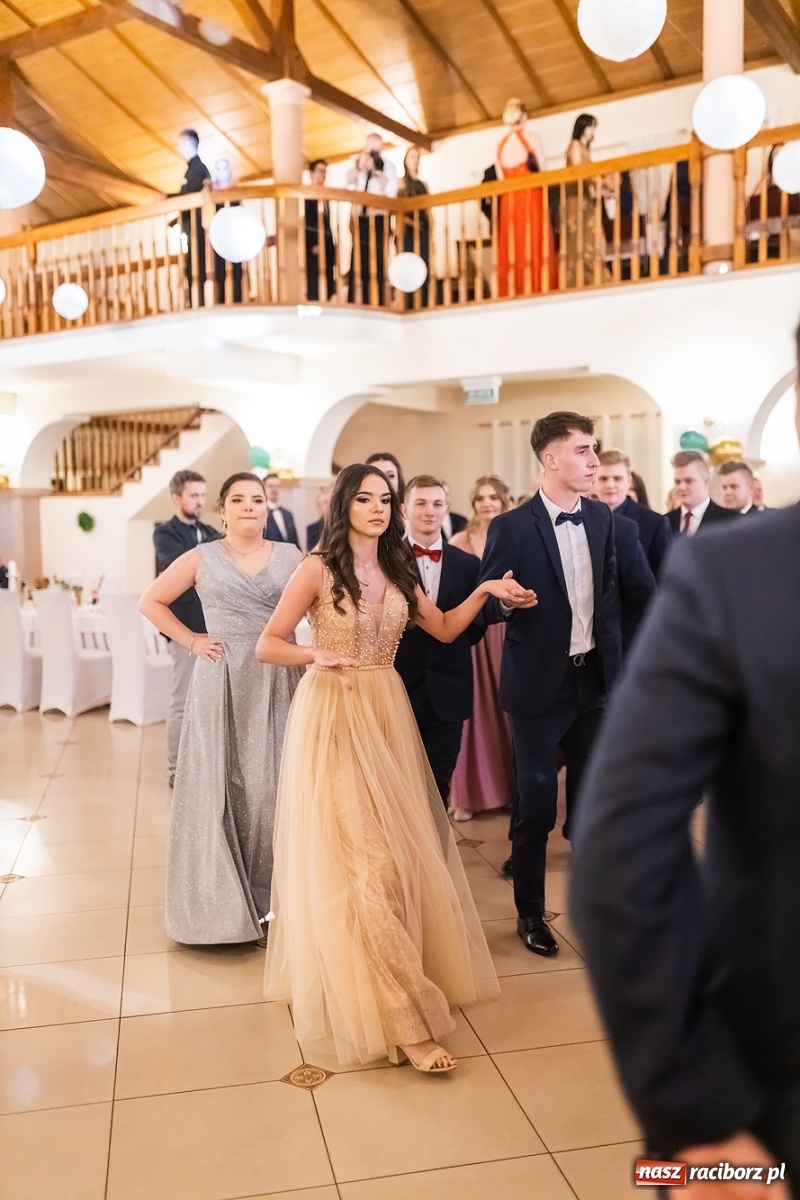 Zdjęcie w galerii na portalu naszraciborz.pl: Bal studniówkowy raciborskiej Budowlanki i Gastronomika wiadomości z regionu