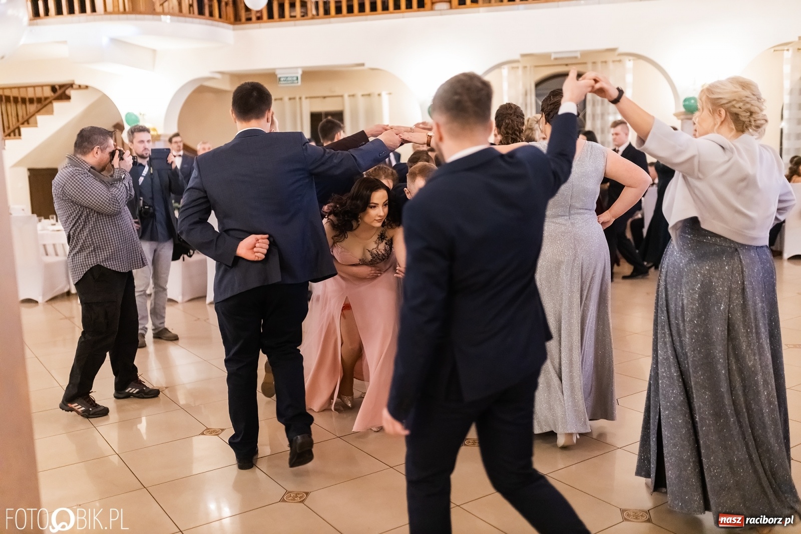 Zdjęcie w galerii na portalu naszraciborz.pl: Bal studniówkowy raciborskiej Budowlanki i Gastronomika wiadomości z regionu