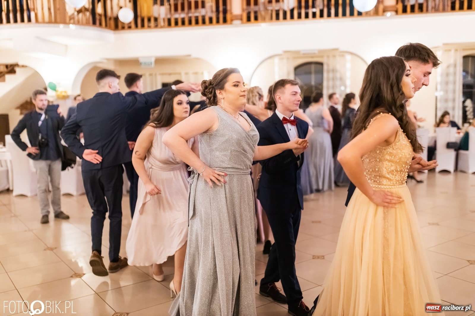 Zdjęcie w galerii na portalu naszraciborz.pl: Bal studniówkowy raciborskiej Budowlanki i Gastronomika wiadomości z regionu