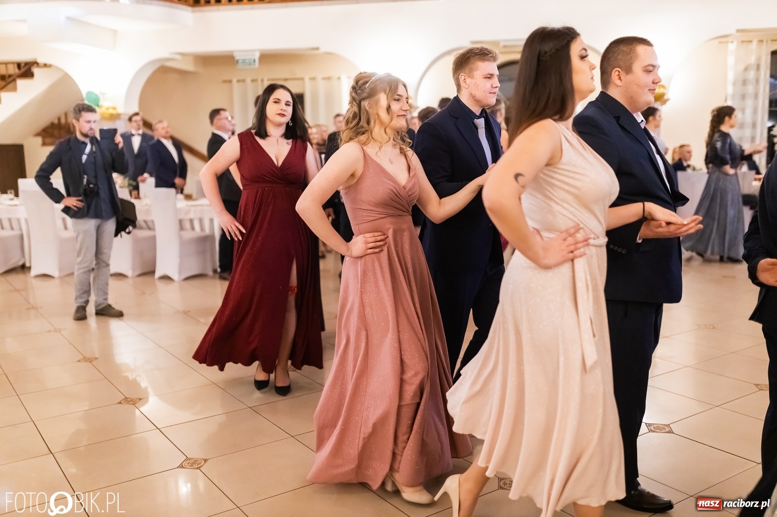 Zdjęcie w galerii na portalu naszraciborz.pl: Bal studniówkowy raciborskiej Budowlanki i Gastronomika wiadomości z regionu