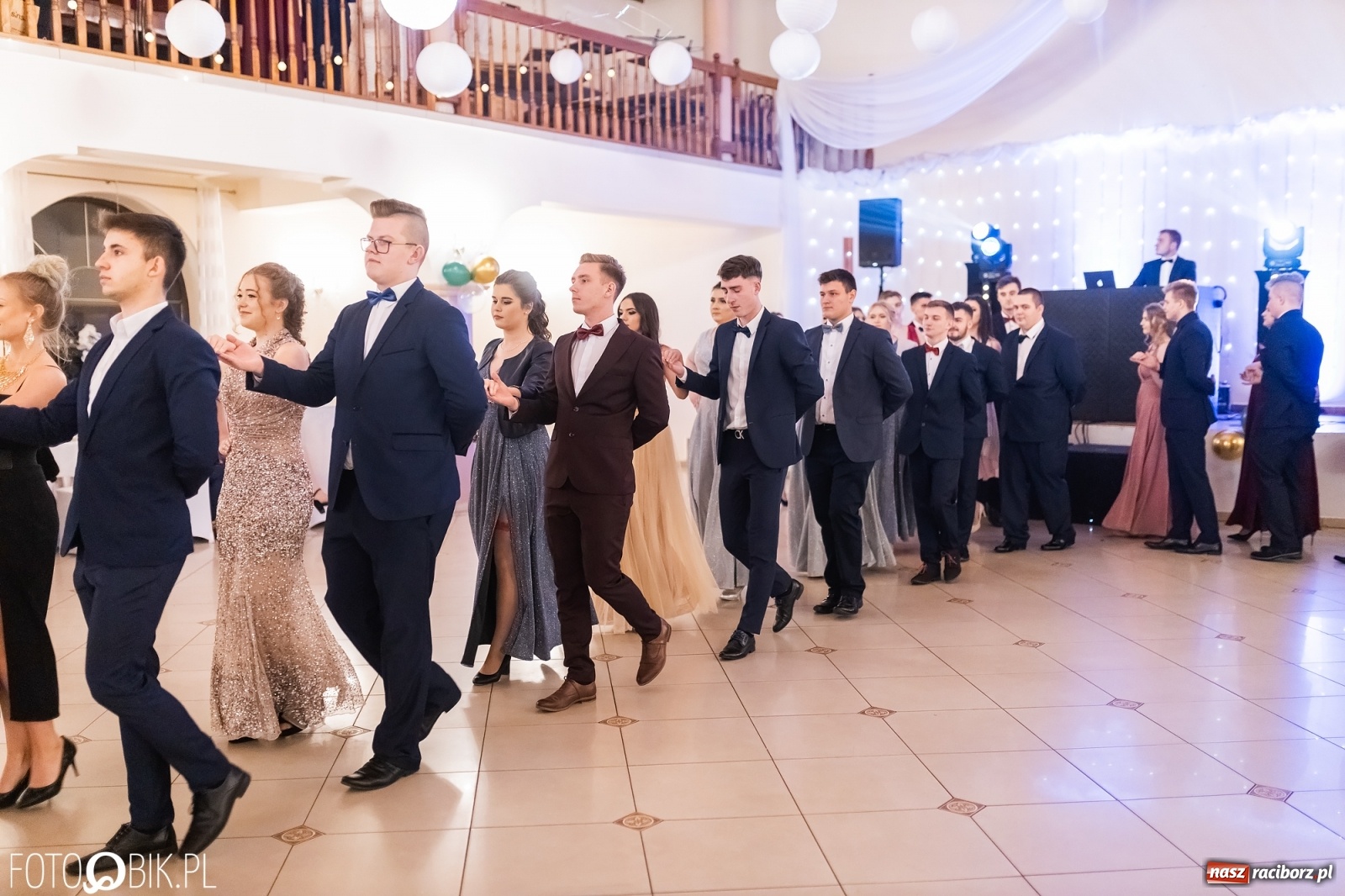 Zdjęcie w galerii na portalu naszraciborz.pl: Bal studniówkowy raciborskiej Budowlanki i Gastronomika wiadomości z regionu