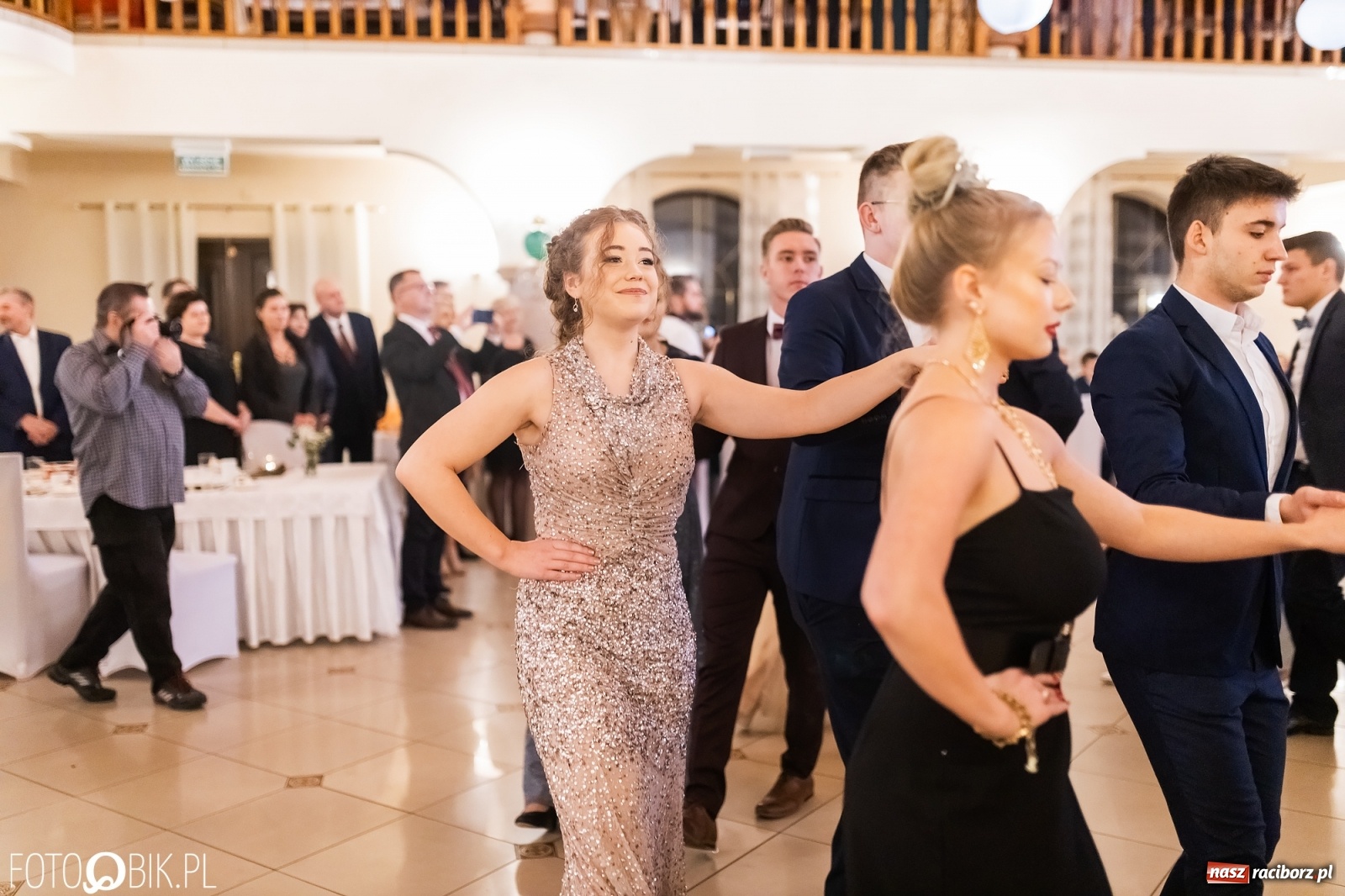 Zdjęcie w galerii na portalu naszraciborz.pl: Bal studniówkowy raciborskiej Budowlanki i Gastronomika wiadomości z regionu