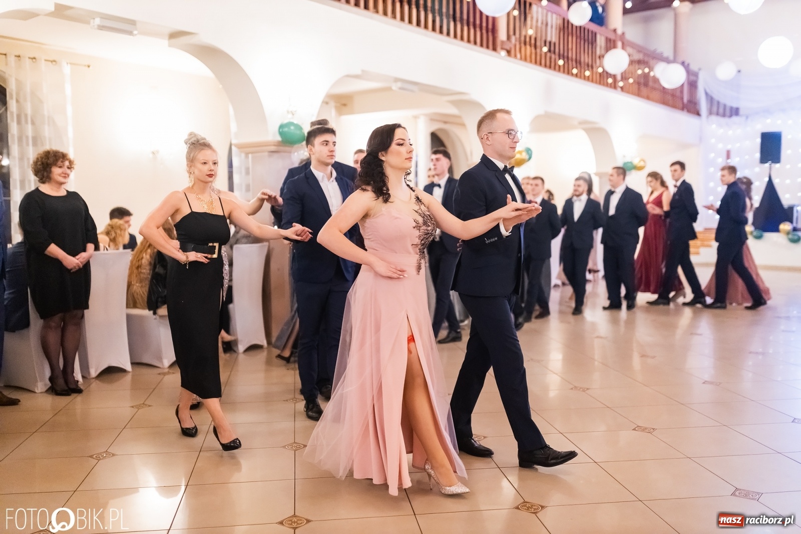 Zdjęcie w galerii na portalu naszraciborz.pl: Bal studniówkowy raciborskiej Budowlanki i Gastronomika wiadomości z regionu