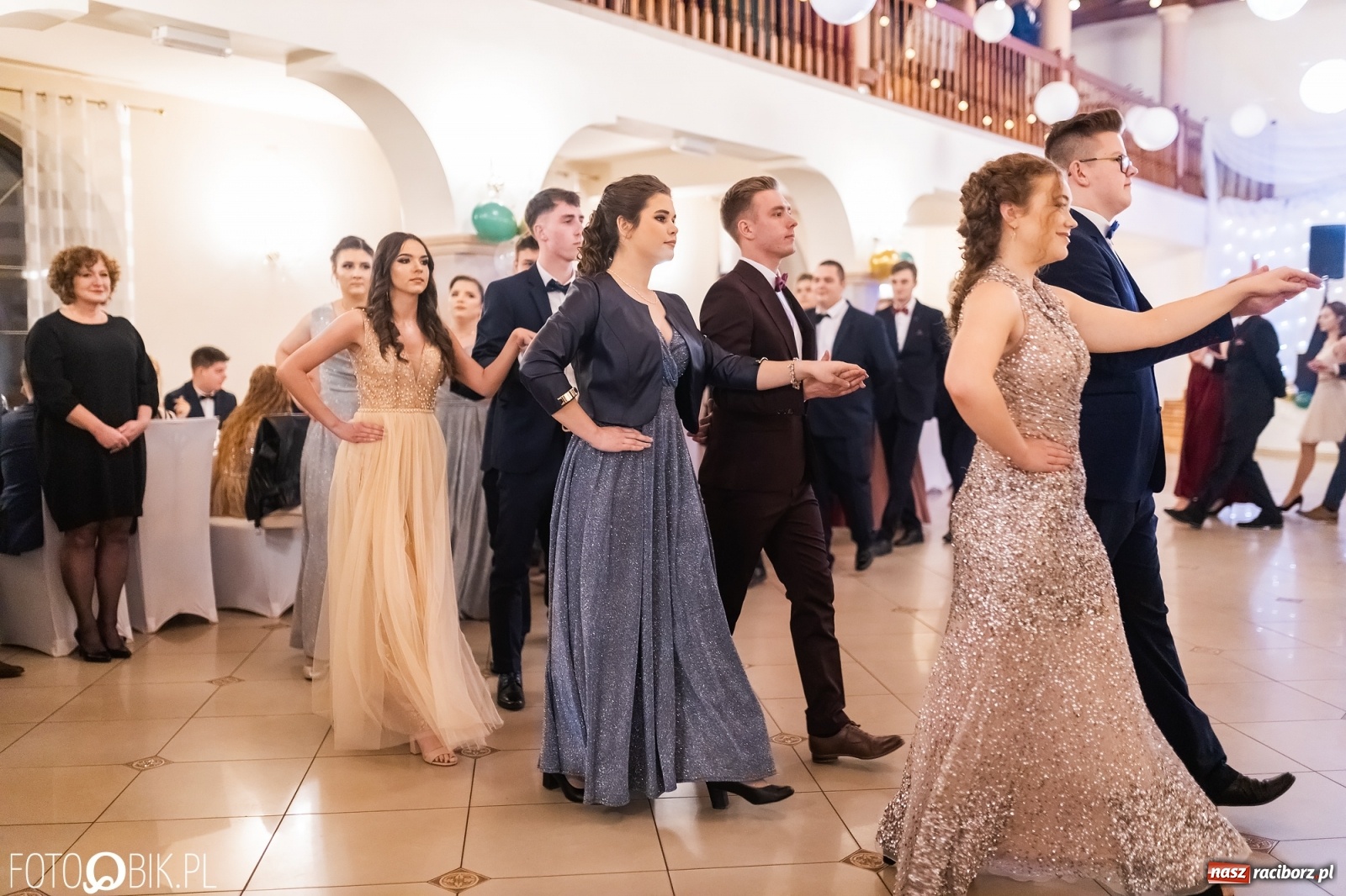 Zdjęcie w galerii na portalu naszraciborz.pl: Bal studniówkowy raciborskiej Budowlanki i Gastronomika wiadomości z regionu