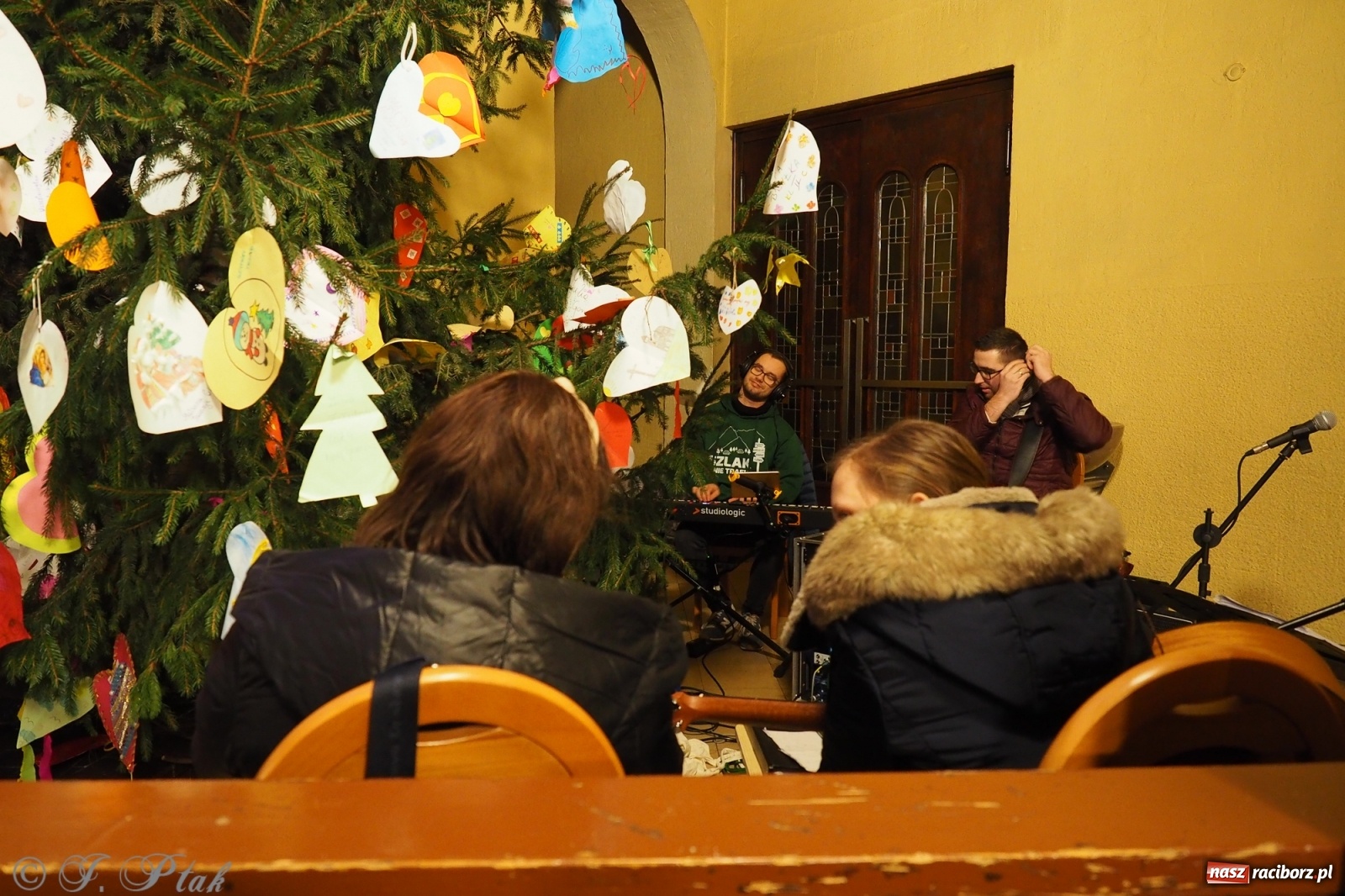 Zdjęcie w galerii na portalu naszraciborz.pl: Raciborskie Wieczory Uwielbienia wiadomości z regionu