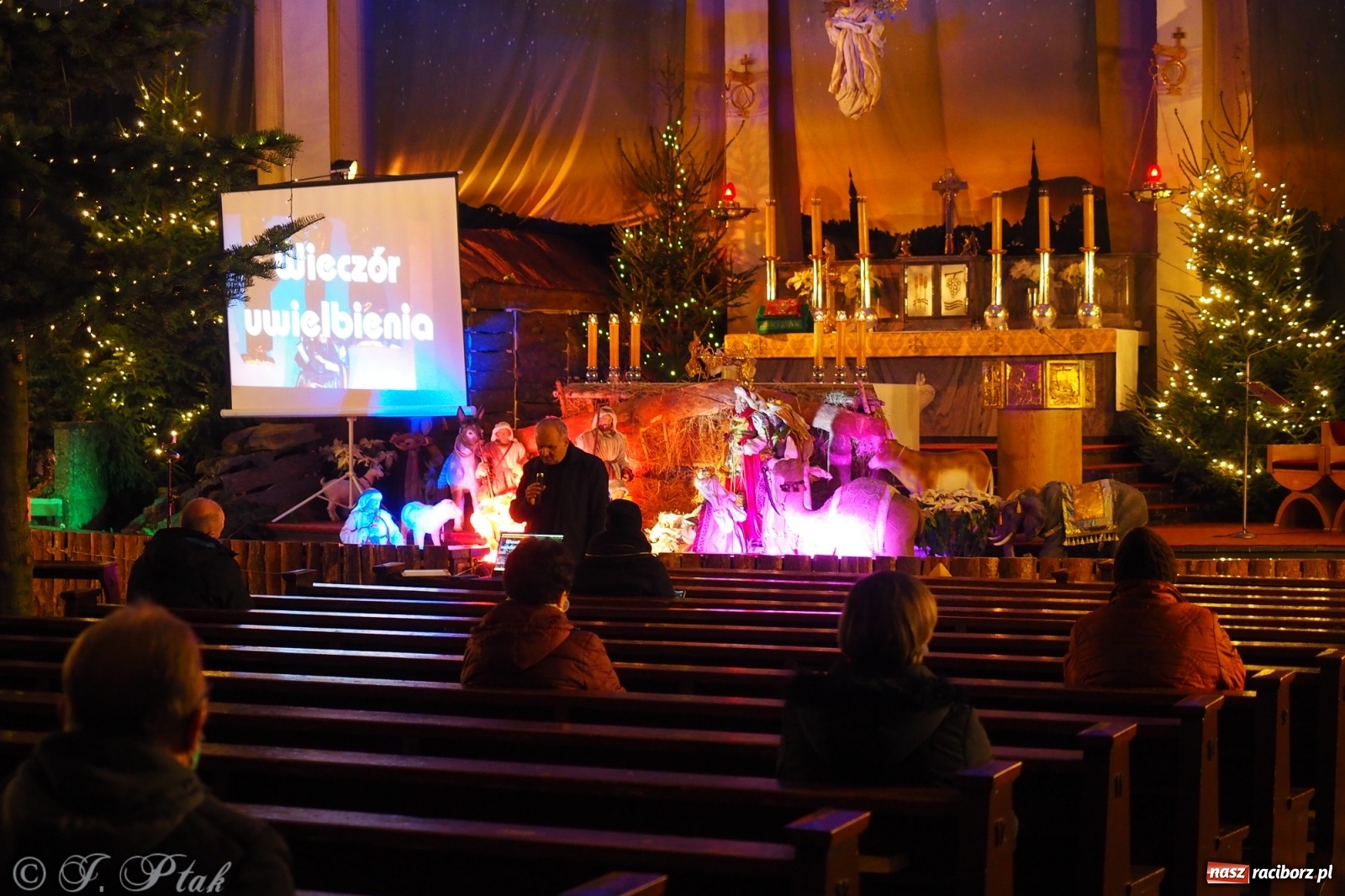 Zdjęcie w galerii na portalu naszraciborz.pl: Raciborskie Wieczory Uwielbienia wiadomości z regionu