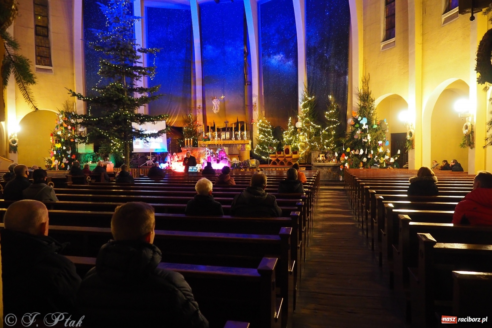 Zdjęcie w galerii na portalu naszraciborz.pl: Raciborskie Wieczory Uwielbienia wiadomości z regionu