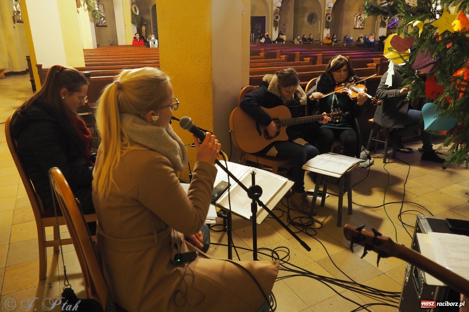 Zdjęcie w galerii na portalu naszraciborz.pl: Raciborskie Wieczory Uwielbienia wiadomości z regionu