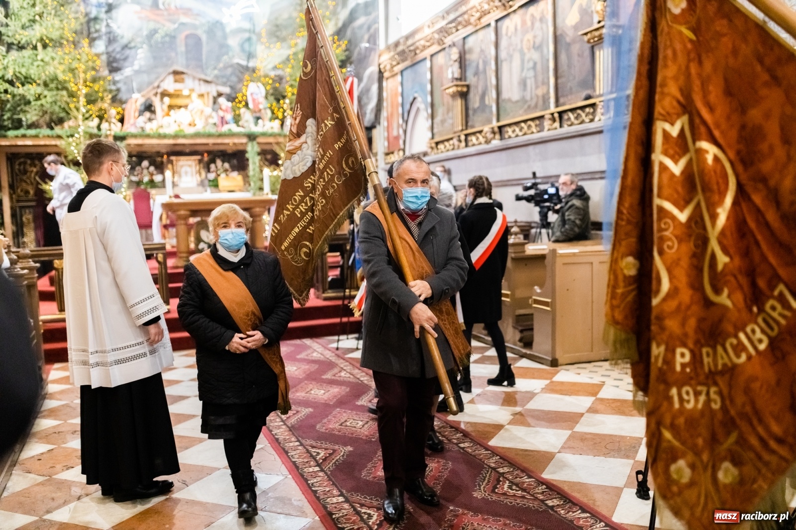 Zdjęcie w galerii na portalu naszraciborz.pl: W kościele farnym biskup opolski ogłosił rozpoczęcie procesu beatyfikacyjnego dominikanki Eufemii Piastówny z Raciborza wiadomości z regionu