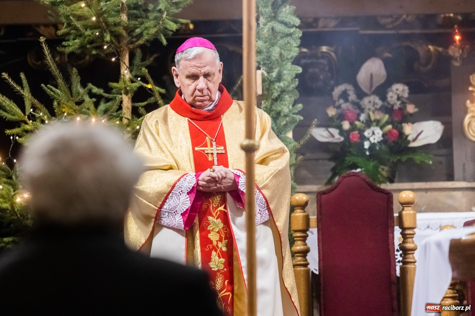 Zdjęcie w galerii na portalu naszraciborz.pl: W kościele farnym biskup opolski ogłosił rozpoczęcie procesu beatyfikacyjnego dominikanki Eufemii Piastówny z Raciborza wiadomości z regionu