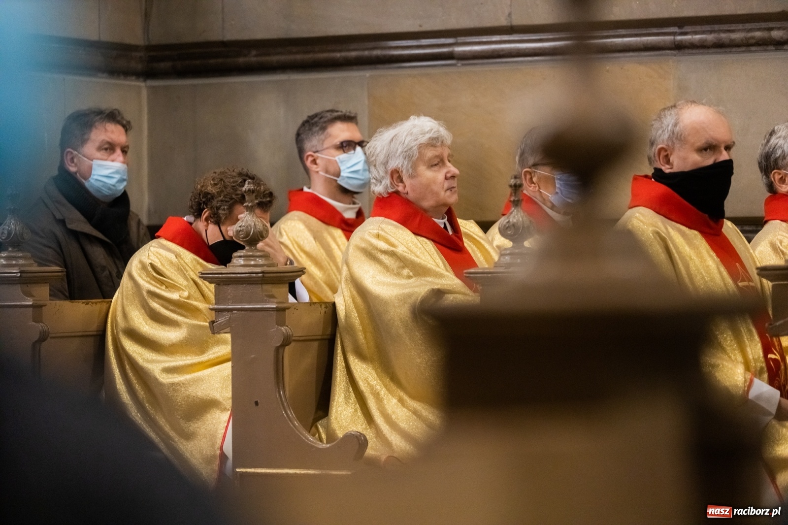 Zdjęcie w galerii na portalu naszraciborz.pl: W kościele farnym biskup opolski ogłosił rozpoczęcie procesu beatyfikacyjnego dominikanki Eufemii Piastówny z Raciborza wiadomości z regionu